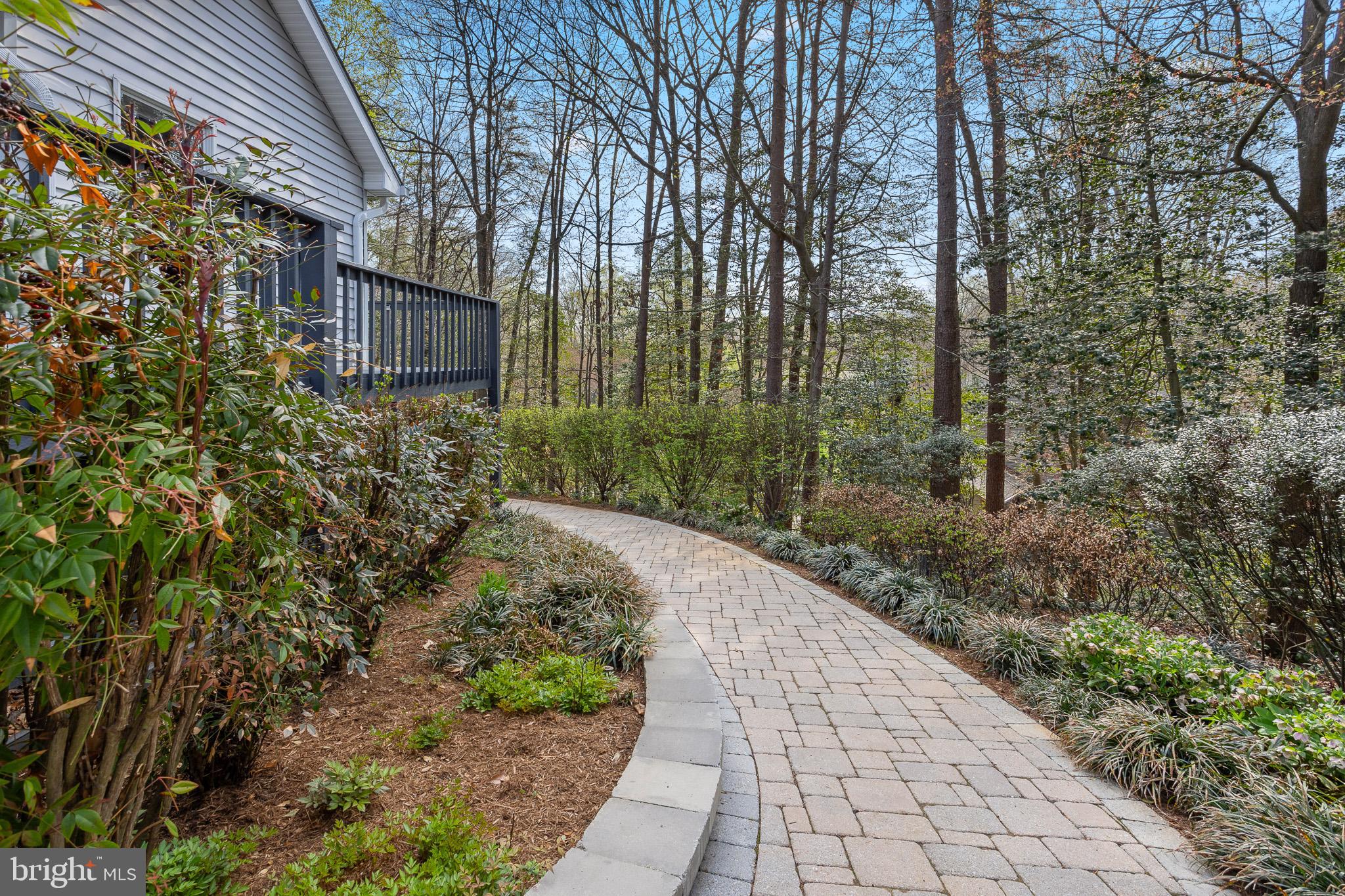 NORTH RIVER FOREST - Residential