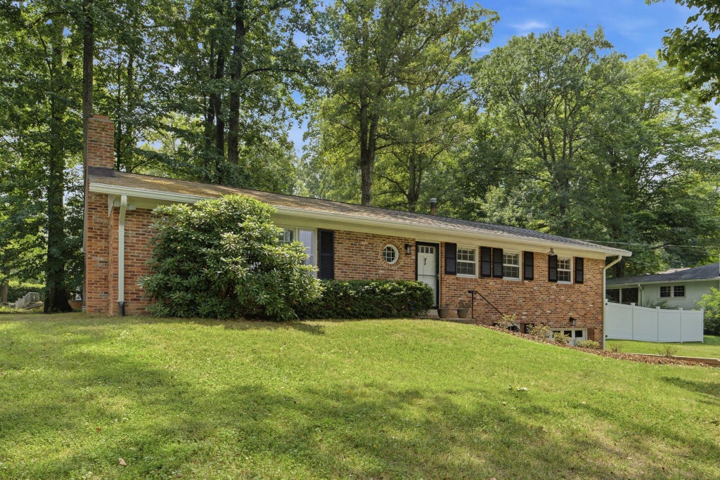 Photo of 9201 Bayard Place, FAIRFAX, VA 22032 (MLS # VAFX2324622)
