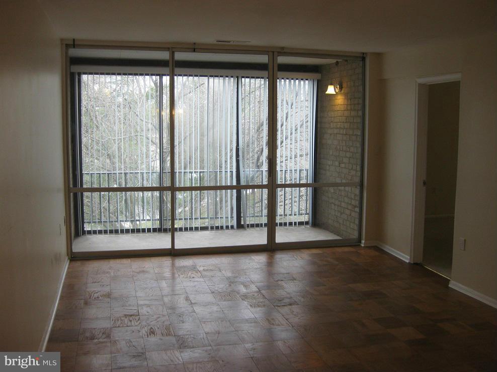 CHELSEA WOODS-PHASE 3> - Residential Lease