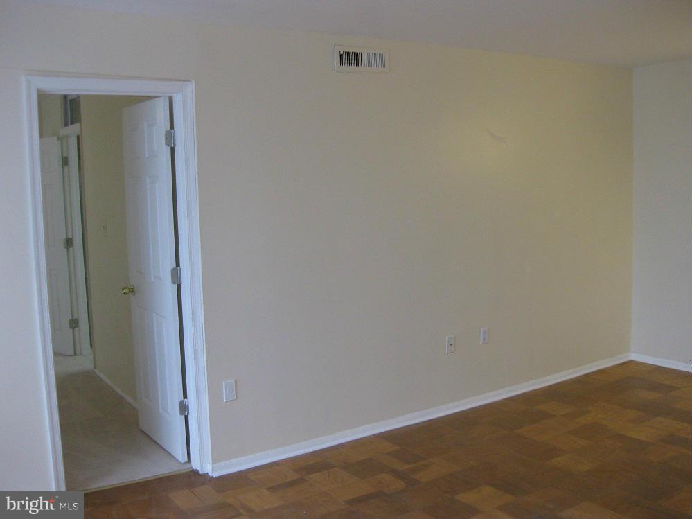 CHELSEA WOODS-PHASE 3> - Residential Lease