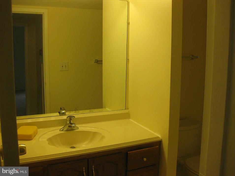 CHELSEA WOODS-PHASE 3> - Residential Lease