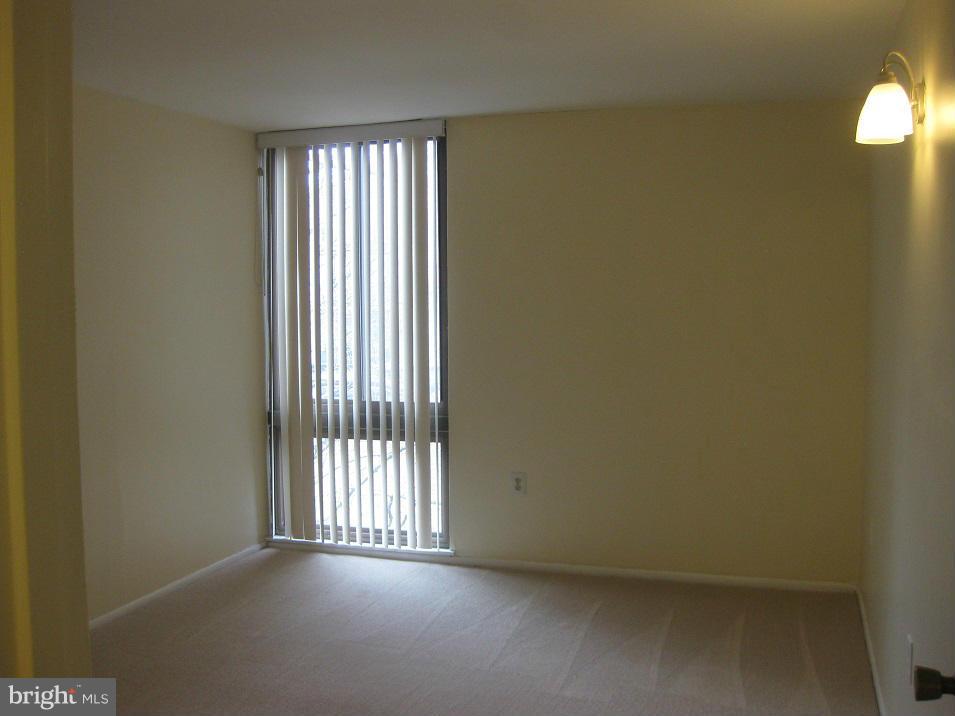 CHELSEA WOODS-PHASE 3> - Residential Lease