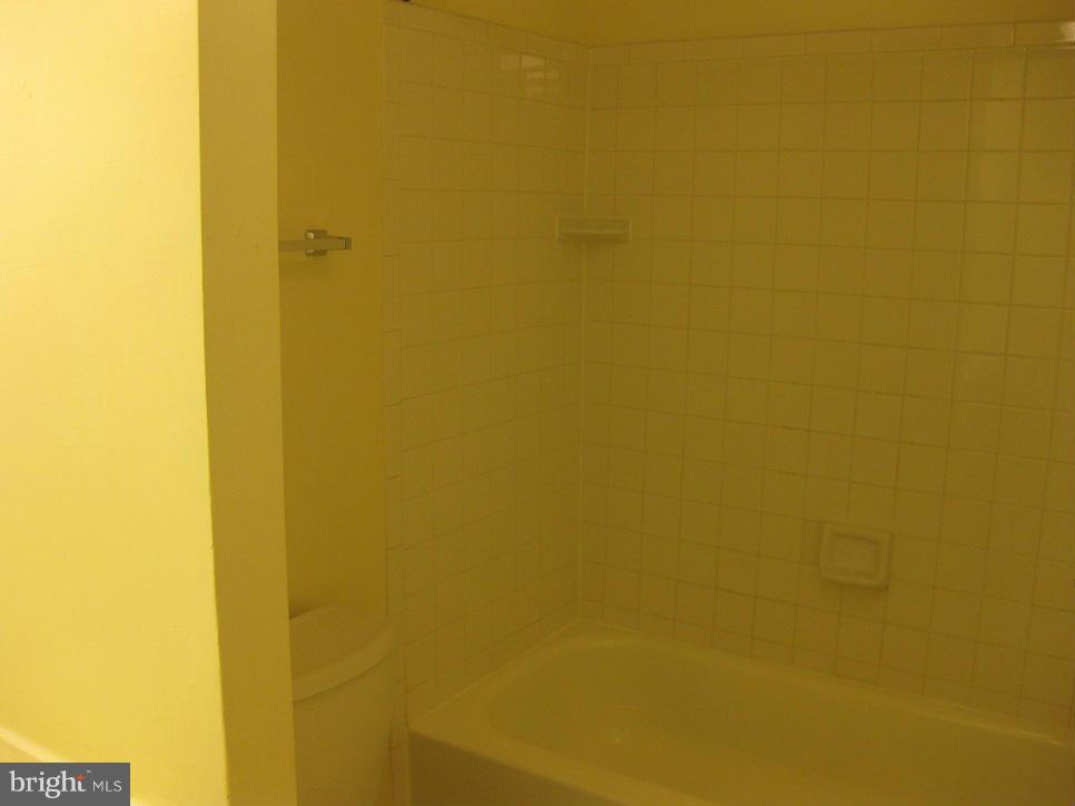 CHELSEA WOODS-PHASE 3> - Residential Lease