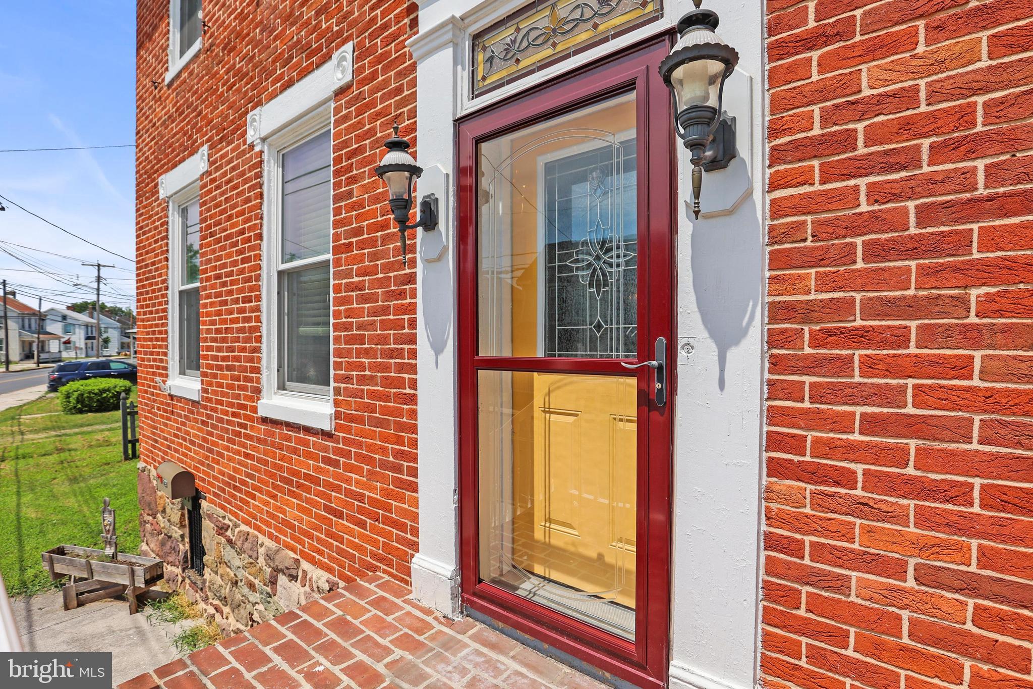 129 W KING STREET