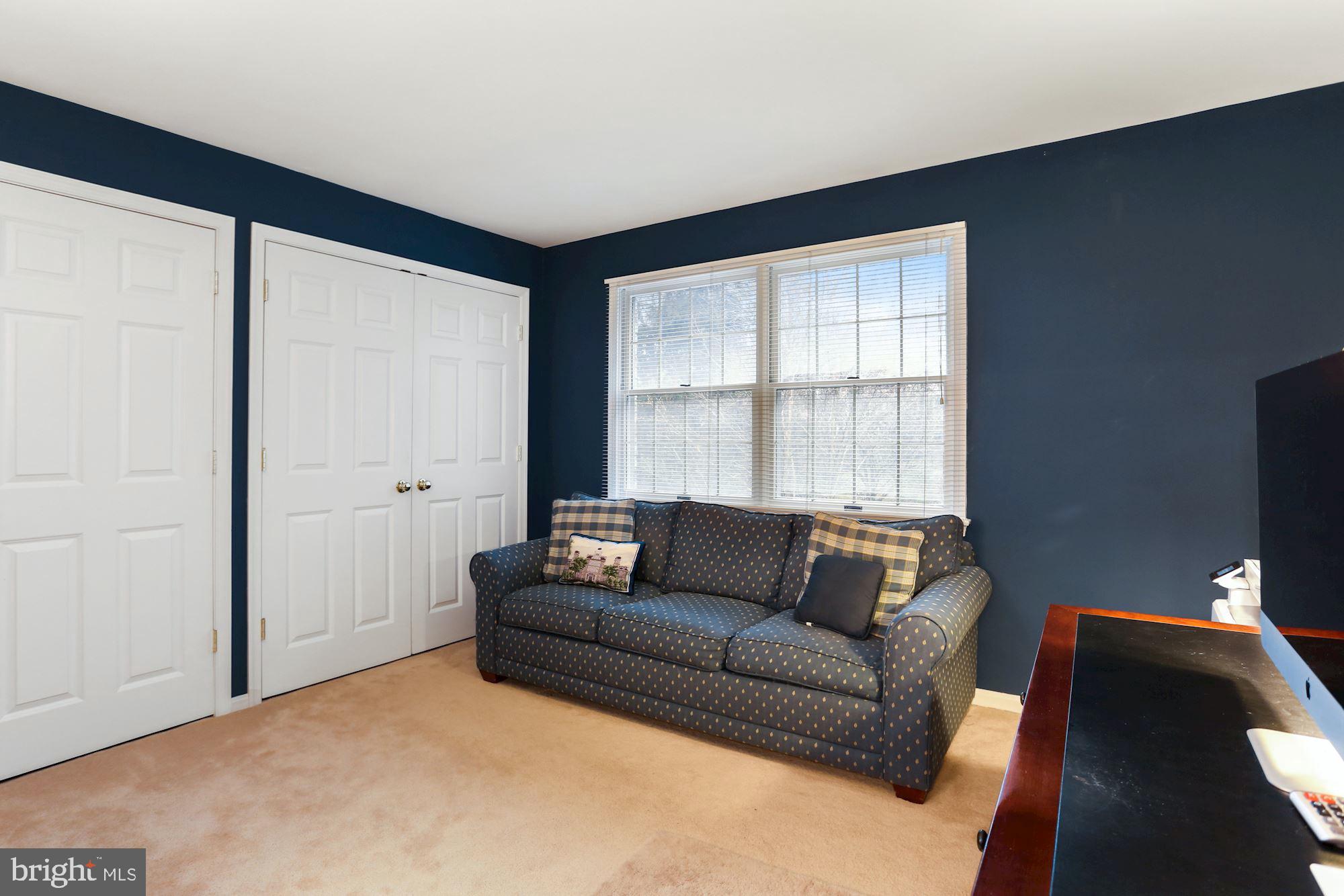 COUNTRY CLUB ESTATES - Residential