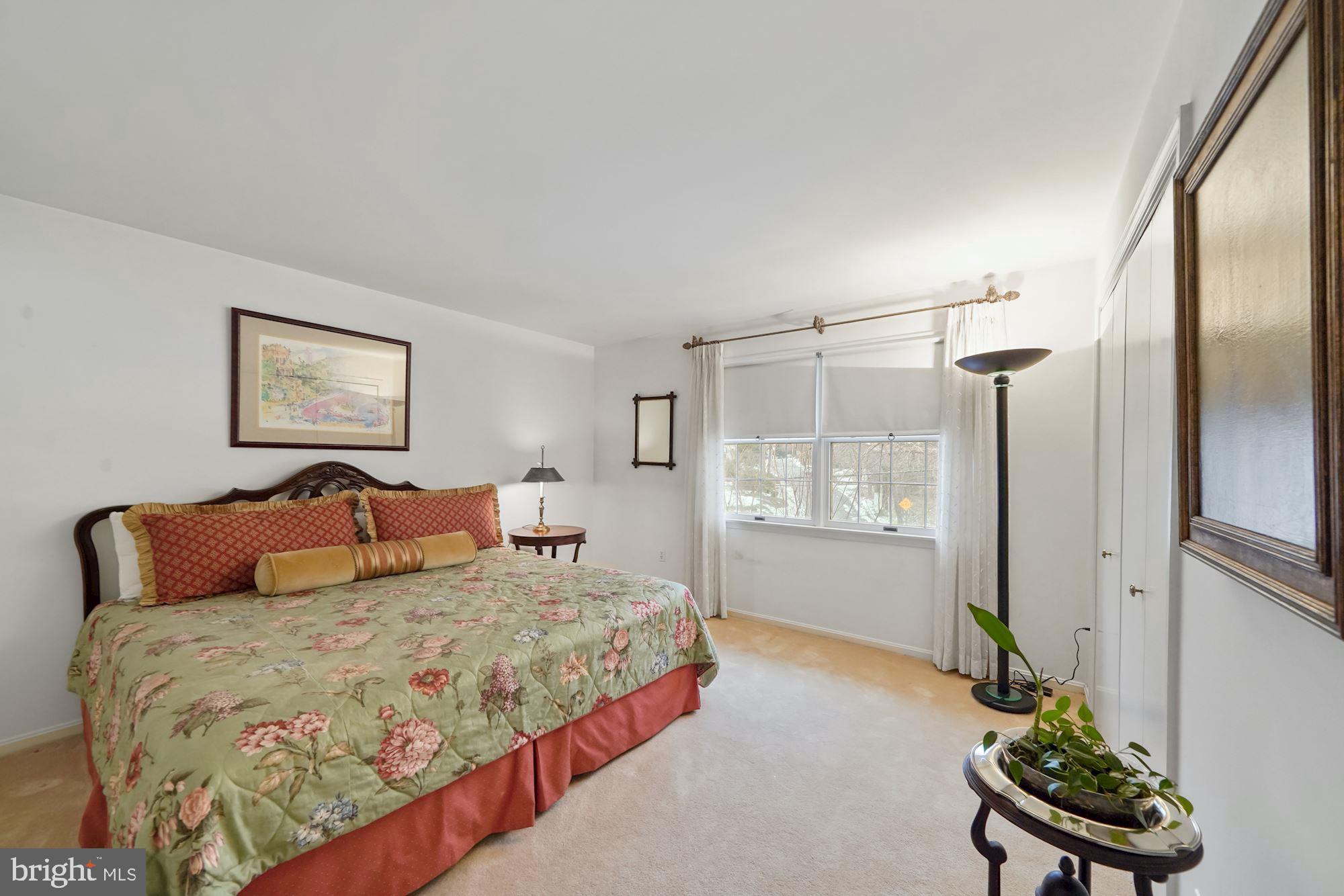 COUNTRY CLUB ESTATES - Residential