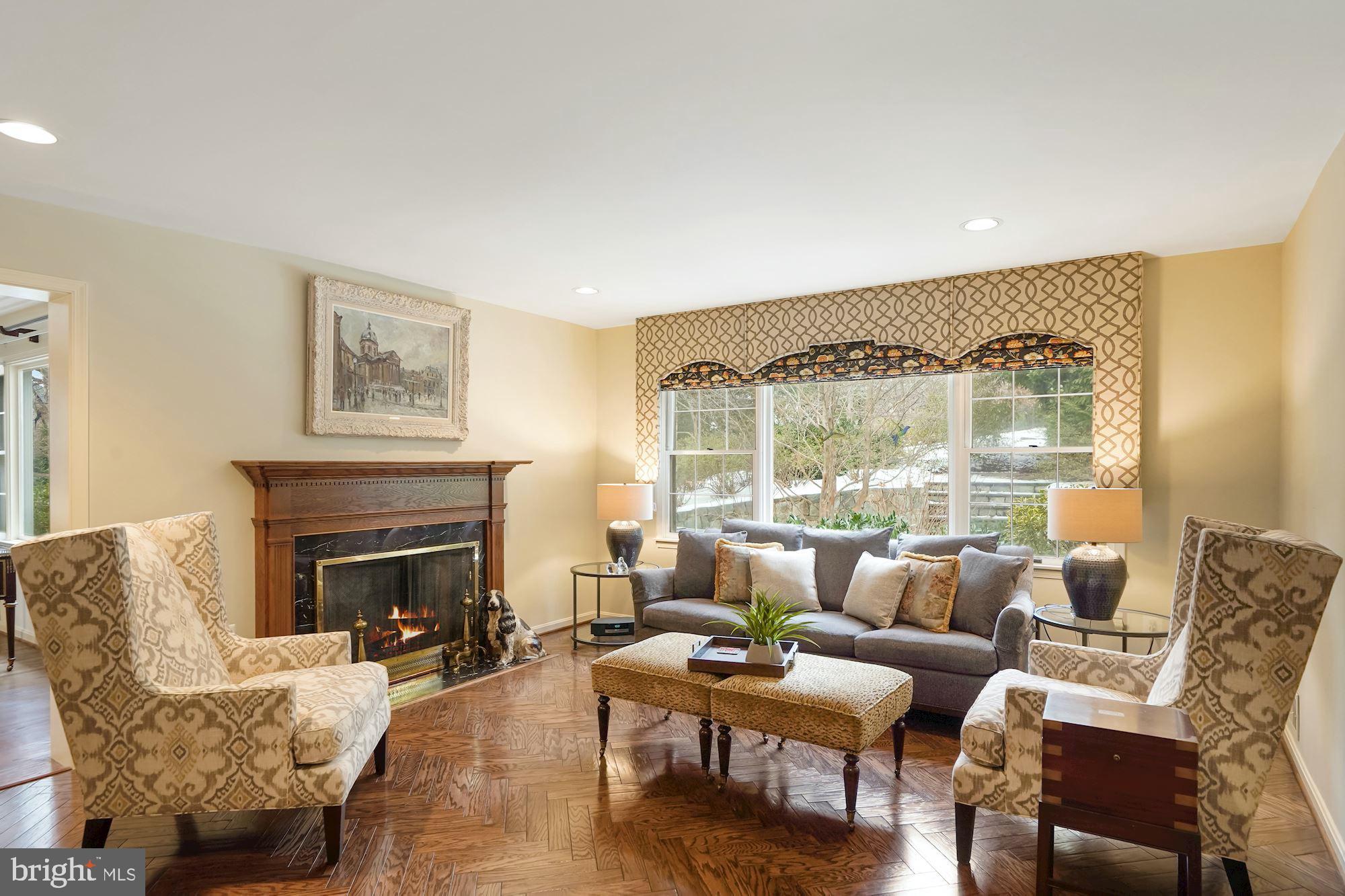 COUNTRY CLUB ESTATES - Residential