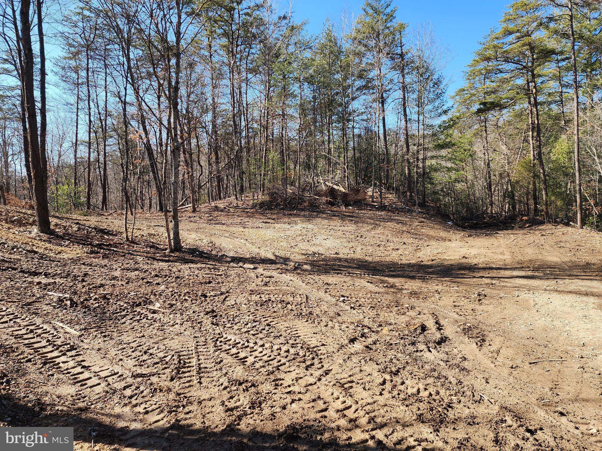 MATHIAS ESTATES - Land