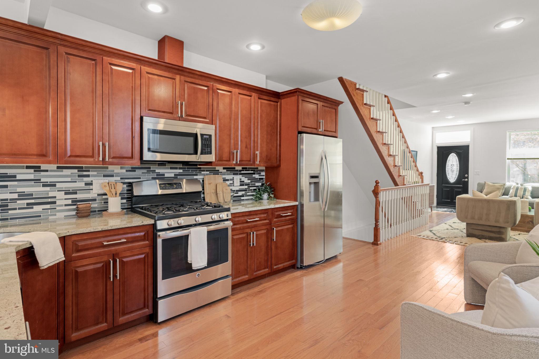 POINT BREEZE - Residential