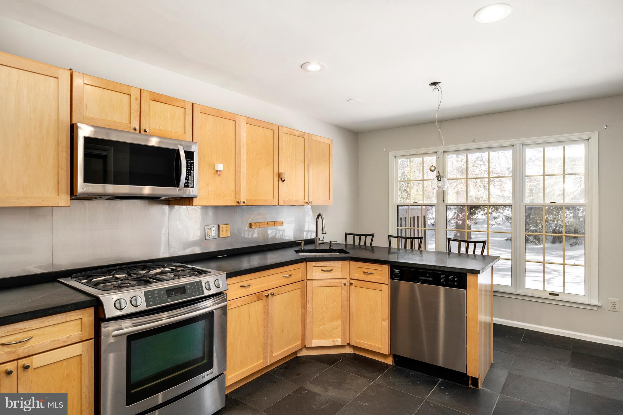 4 BENJAMIN RUSH LANE