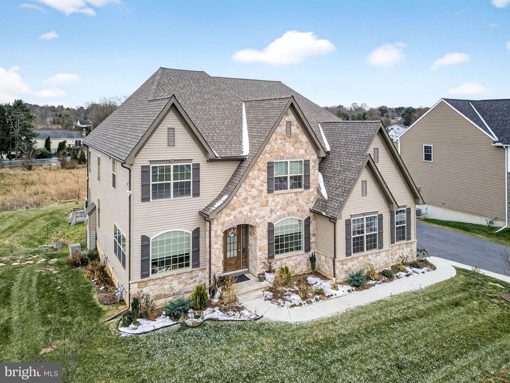 Photo of 454 E Delp Road, LANCASTER, PA 17601 (MLS # PALA2082240)