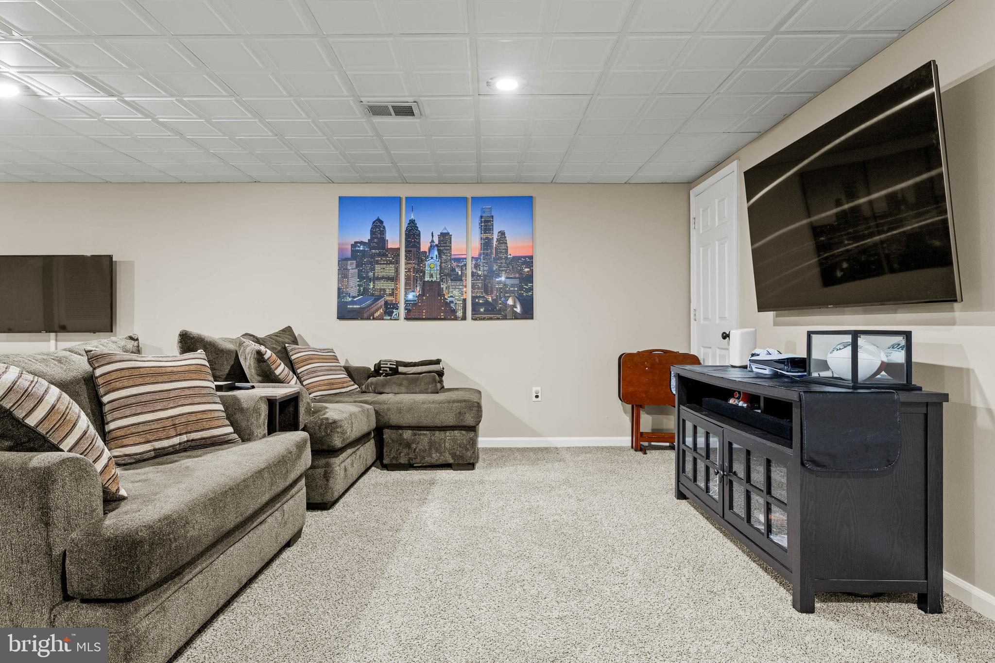 CHERRY TREE KNOLL - Residential