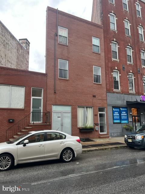 This building has been completely renovated a few years ago. There are 5 residential unit plus one commercial unit on the first floor. The landlord is currently using the first floor commercial space. The other 5 units are leased out. Its a turn key business. It has very high cap rate compared to other properties in Chinatown area. The property in this area tend to appreciate unexpectedly. Come and check it out.