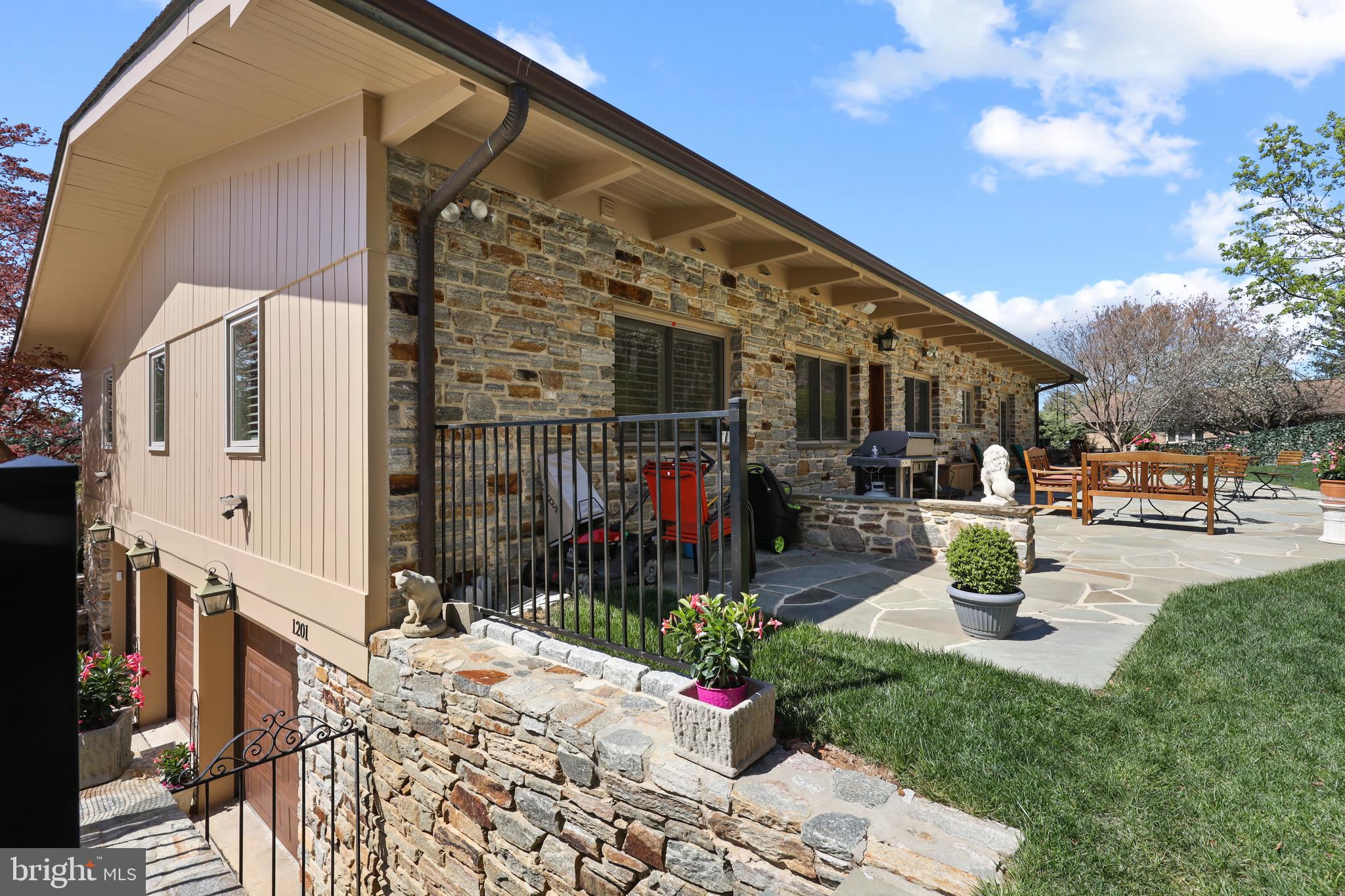 HAMPTON - Residential