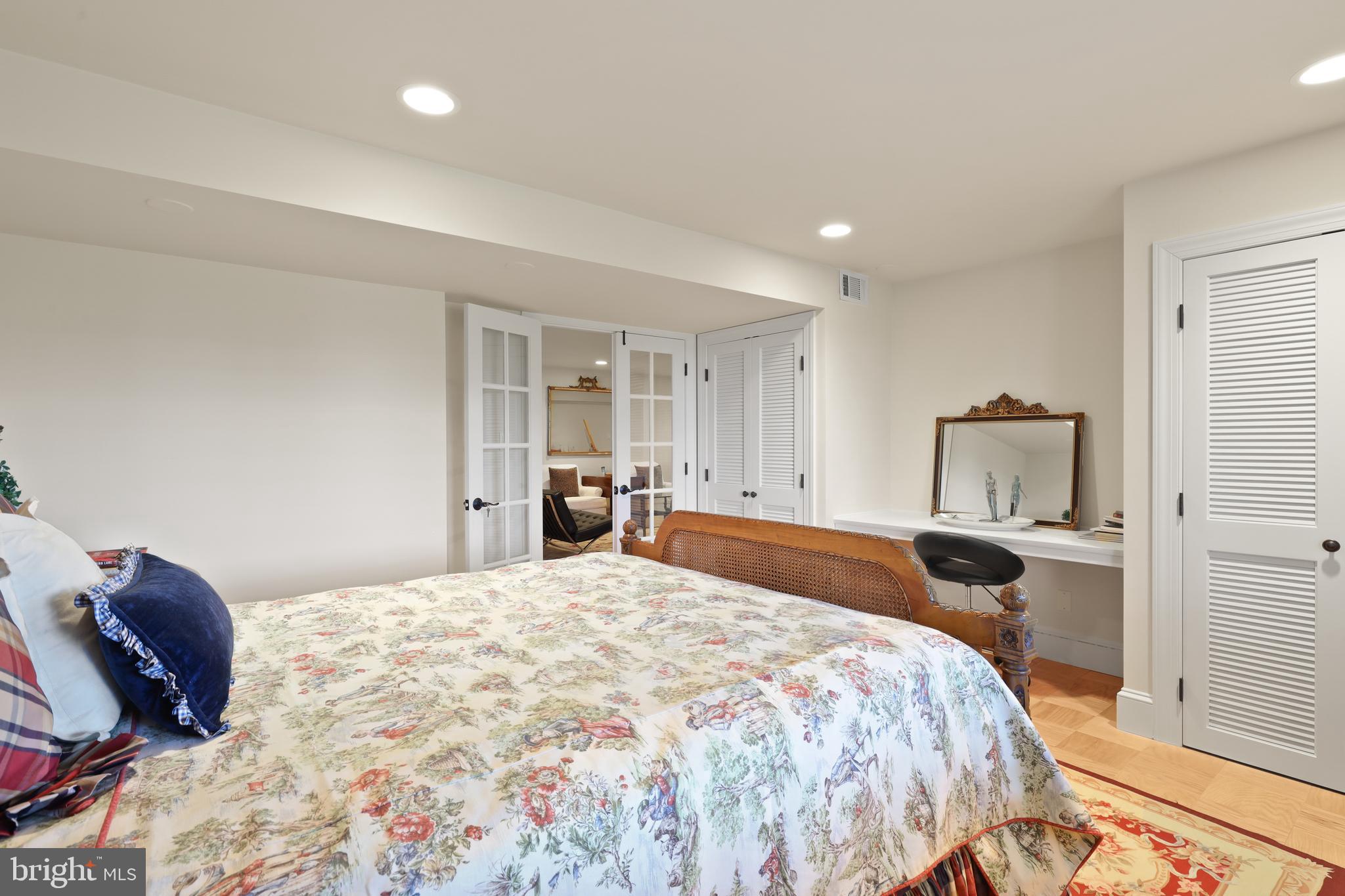 HAMPTON - Residential