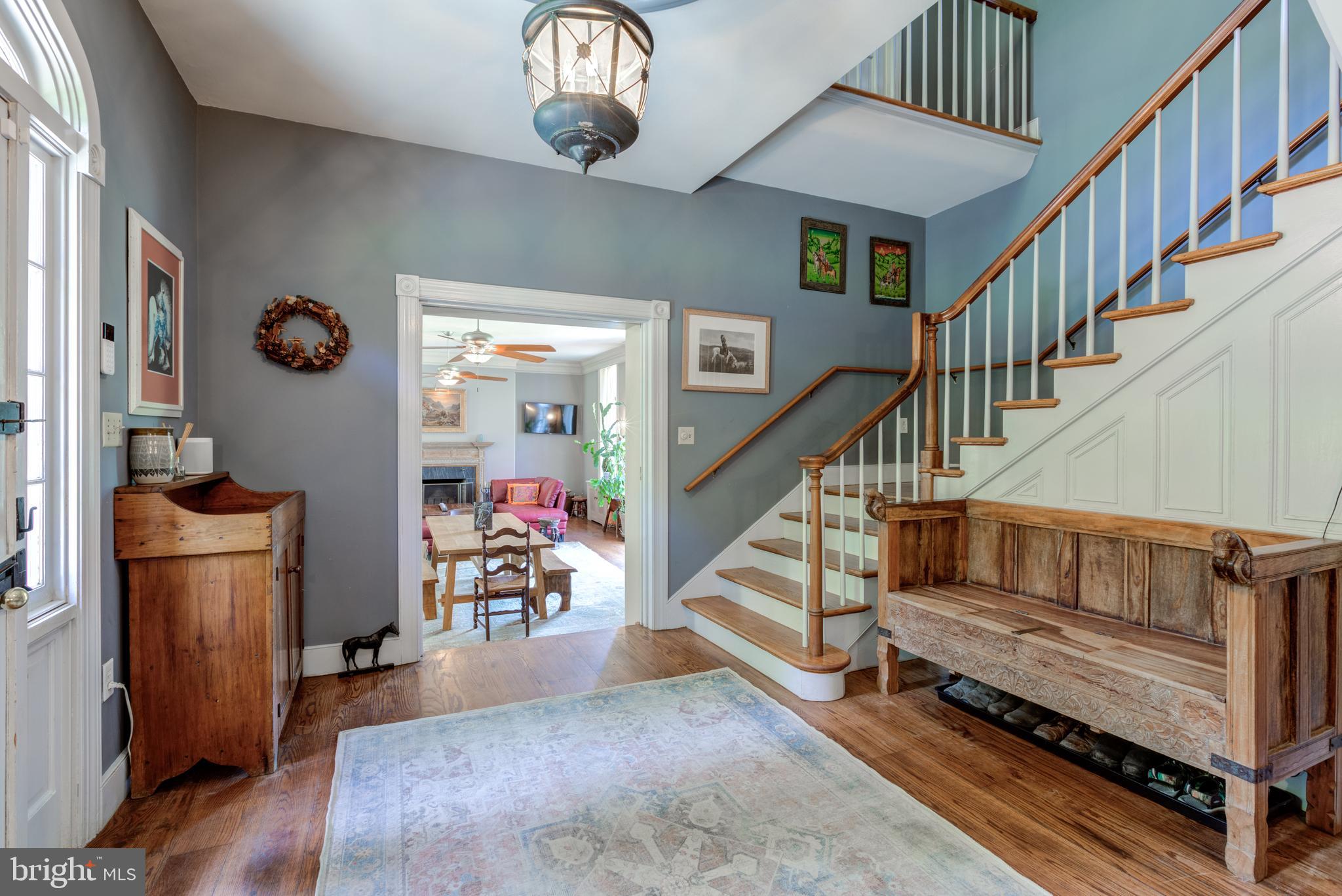 1525 HOLLOW RD