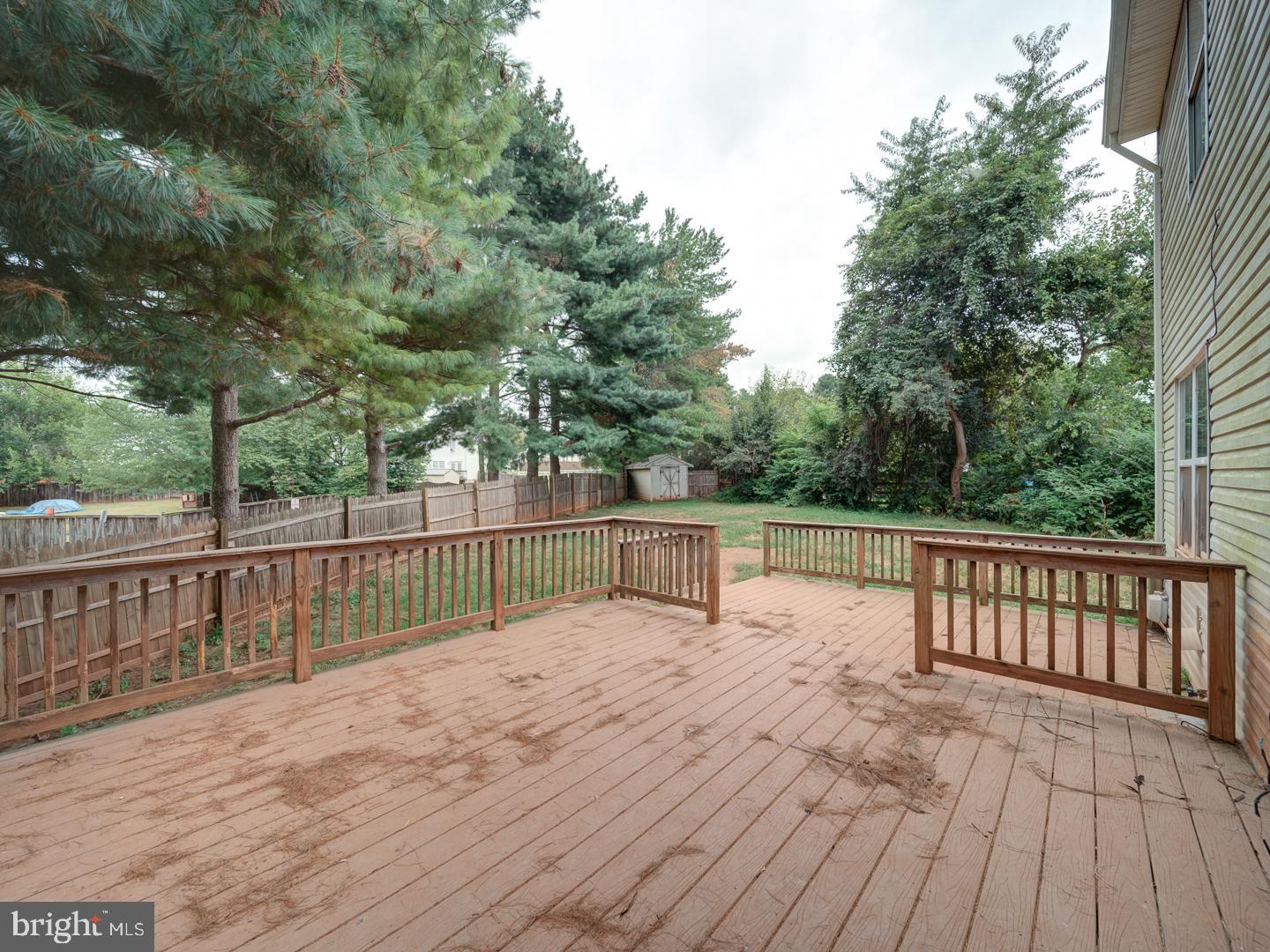 HIDDEN FIELDS - Residential