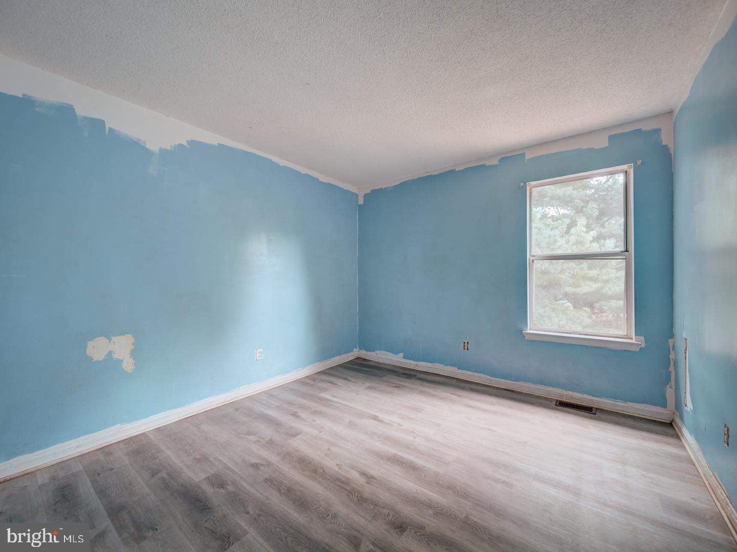 HIDDEN FIELDS - Residential