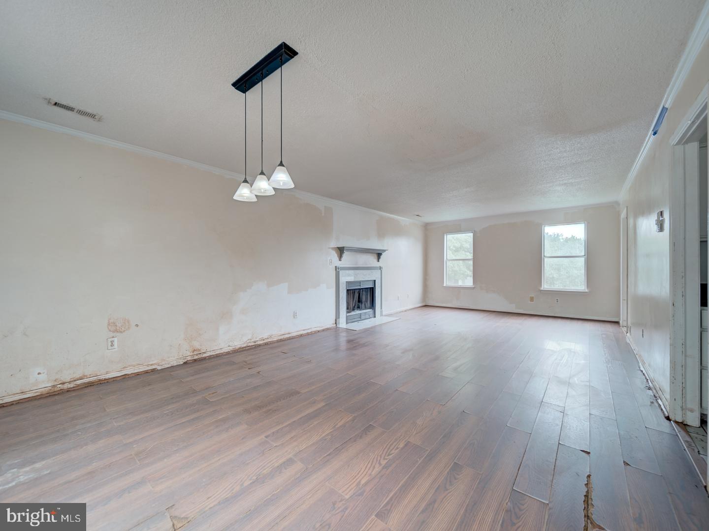 HIDDEN FIELDS - Residential