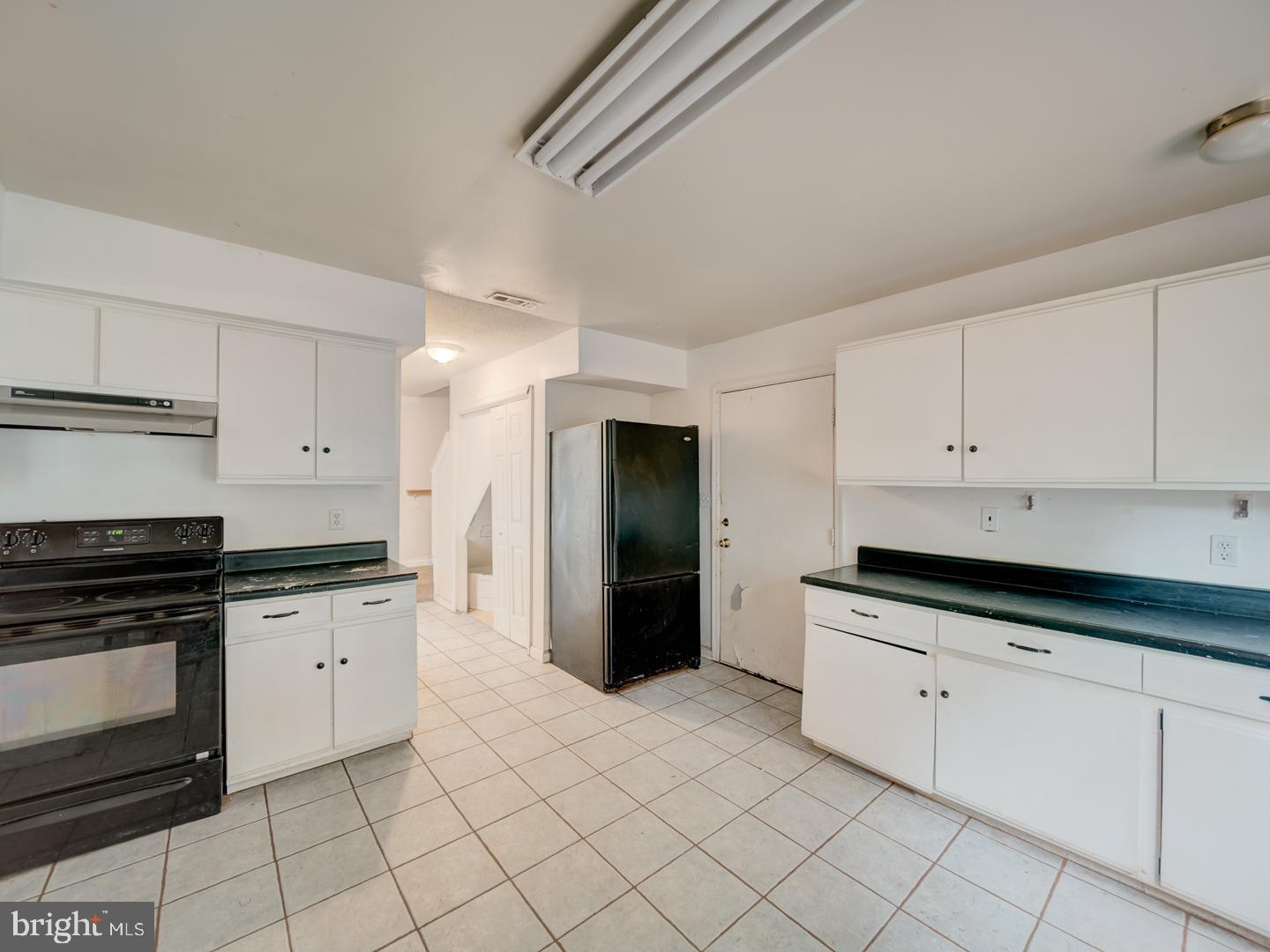 HIDDEN FIELDS - Residential