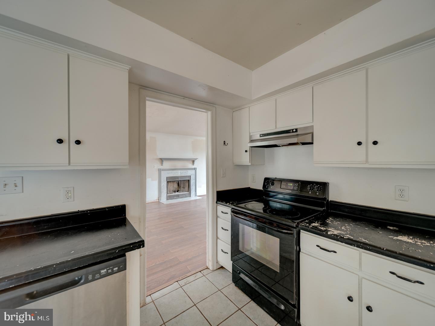 HIDDEN FIELDS - Residential