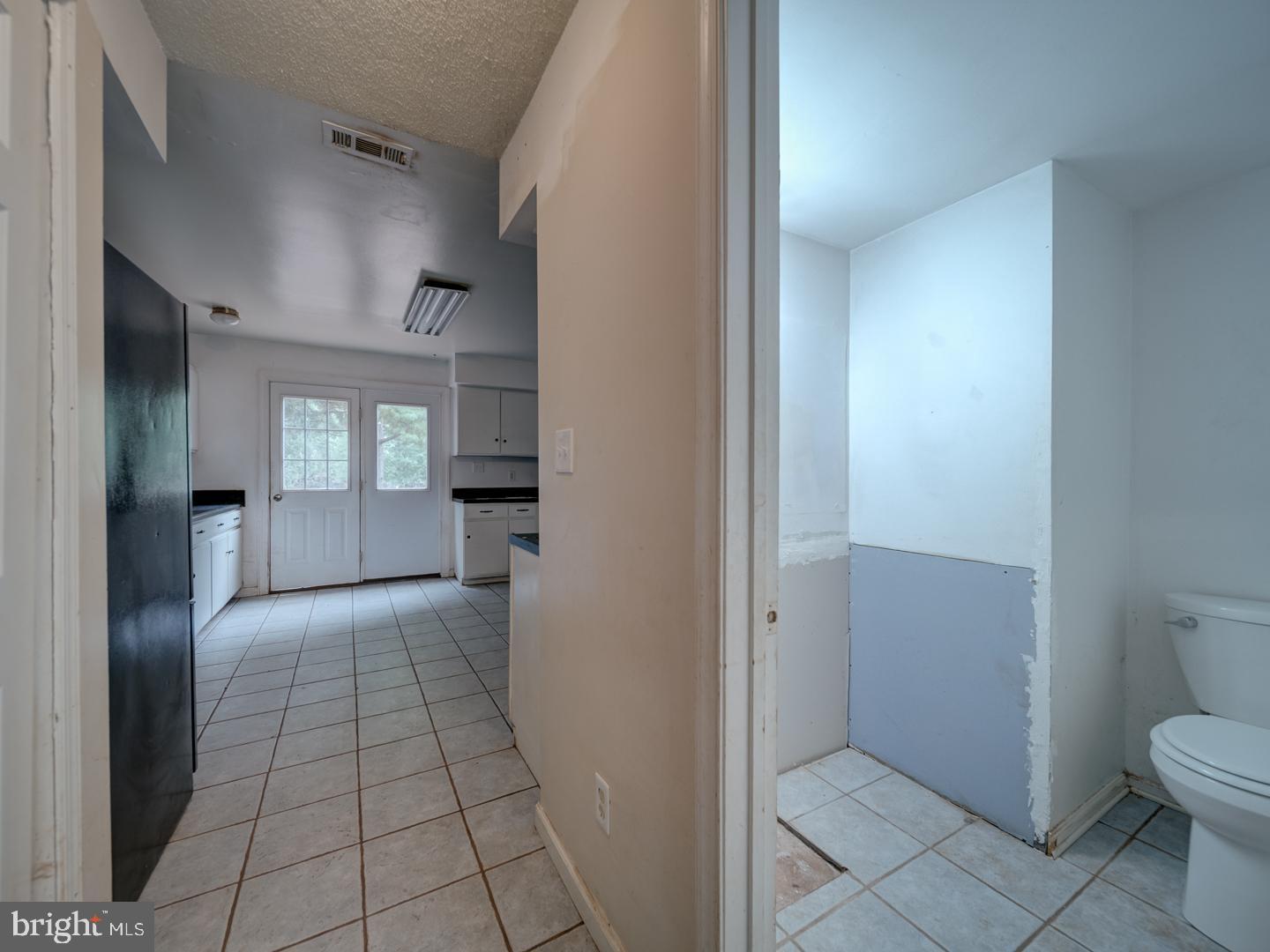 HIDDEN FIELDS - Residential