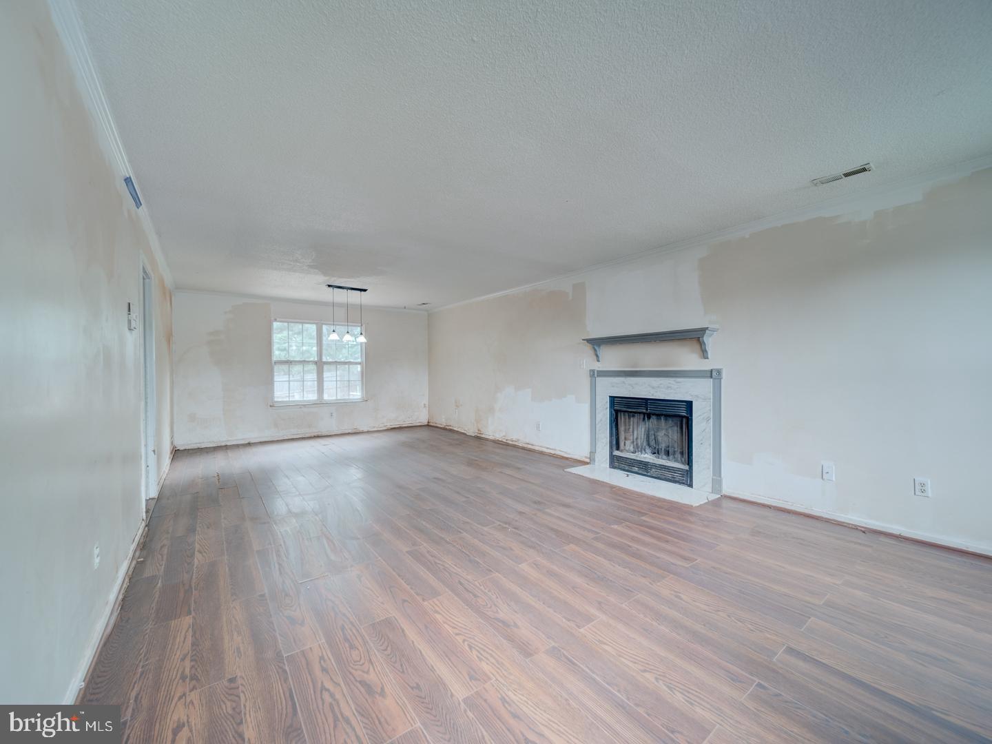 HIDDEN FIELDS - Residential