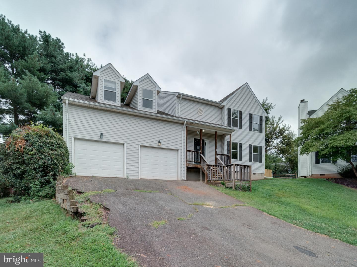 HIDDEN FIELDS - Residential