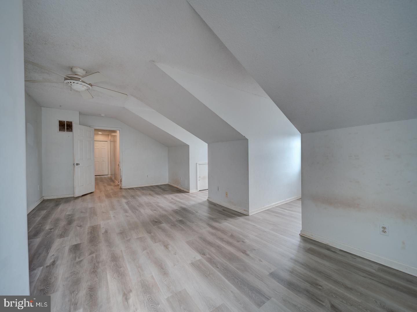 HIDDEN FIELDS - Residential