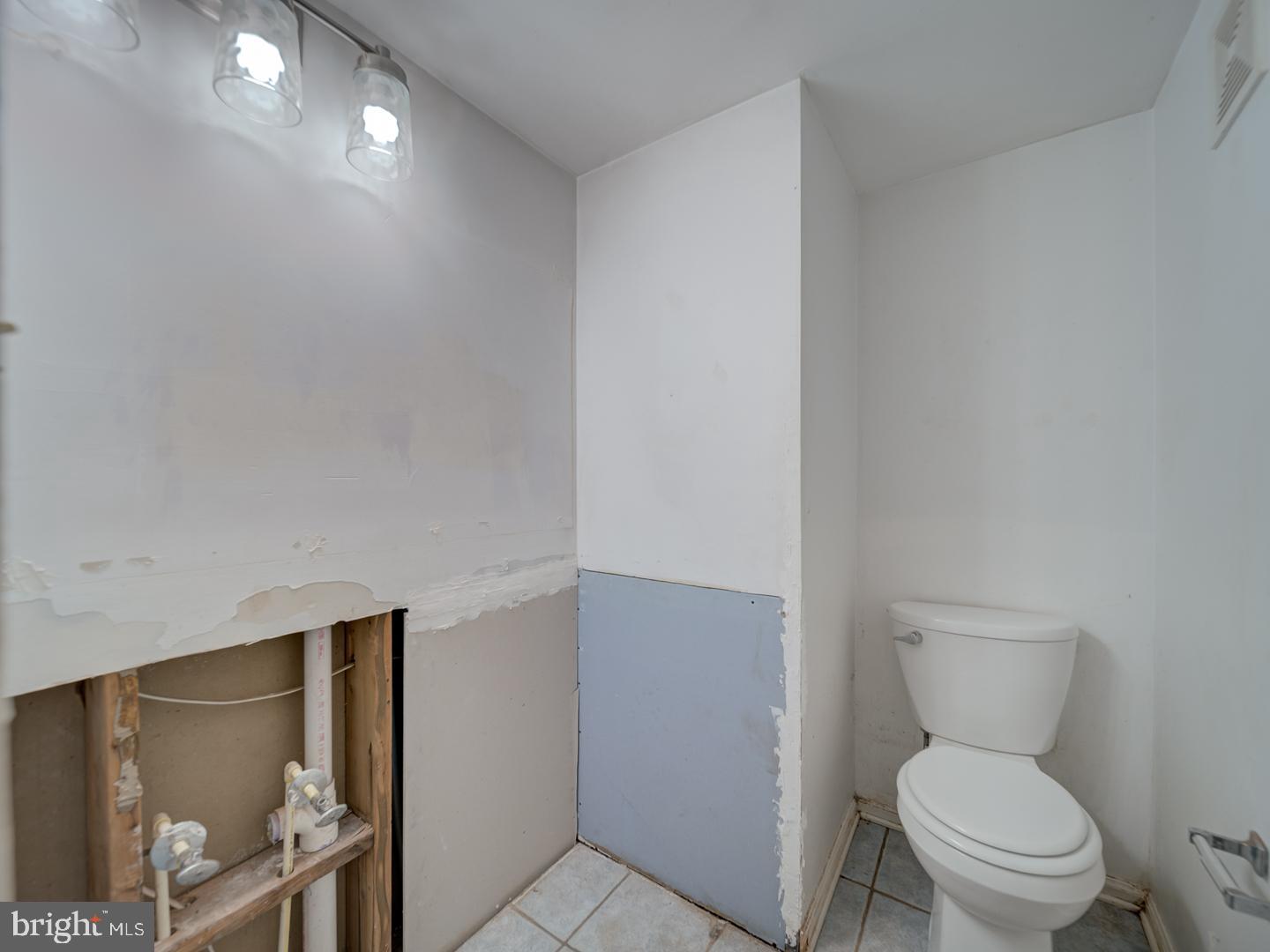 HIDDEN FIELDS - Residential