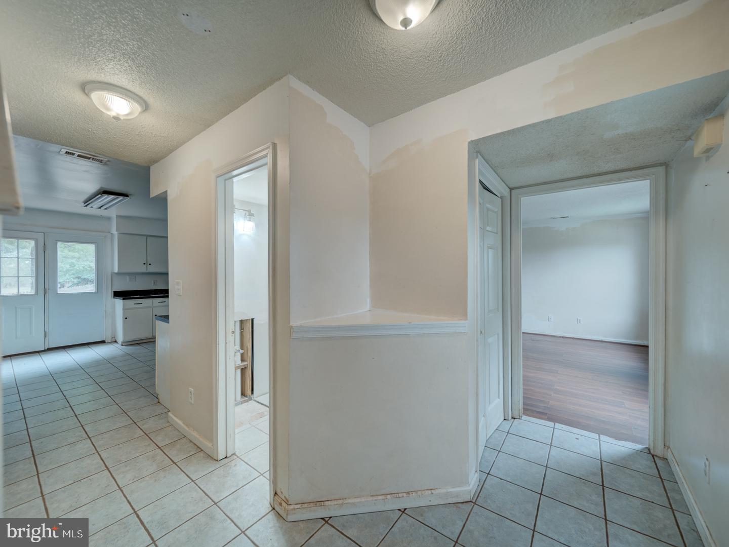 HIDDEN FIELDS - Residential