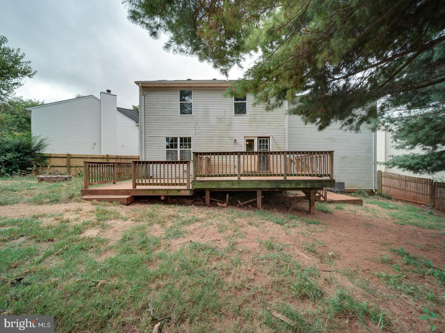 HIDDEN FIELDS - Residential