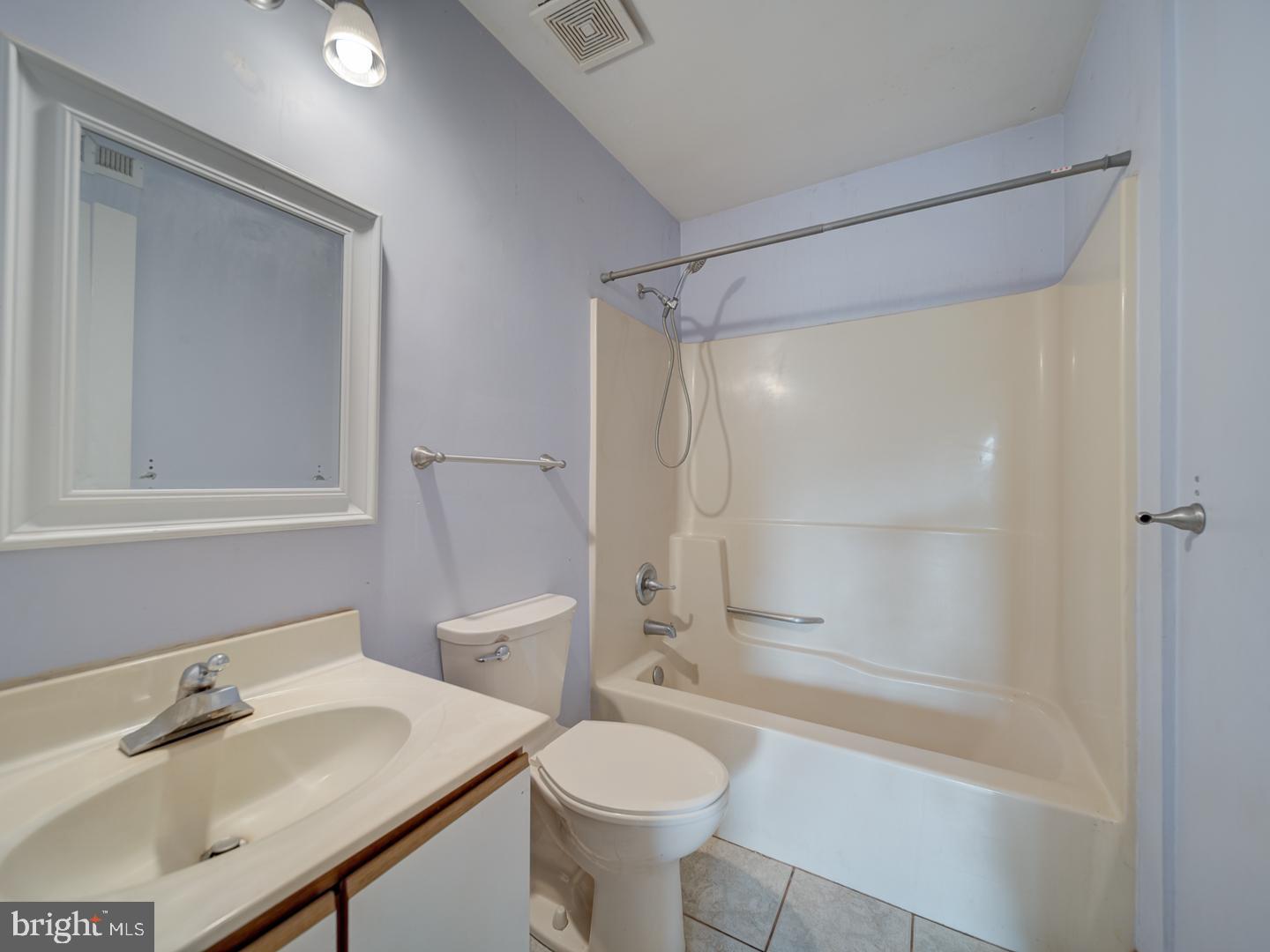 HIDDEN FIELDS - Residential