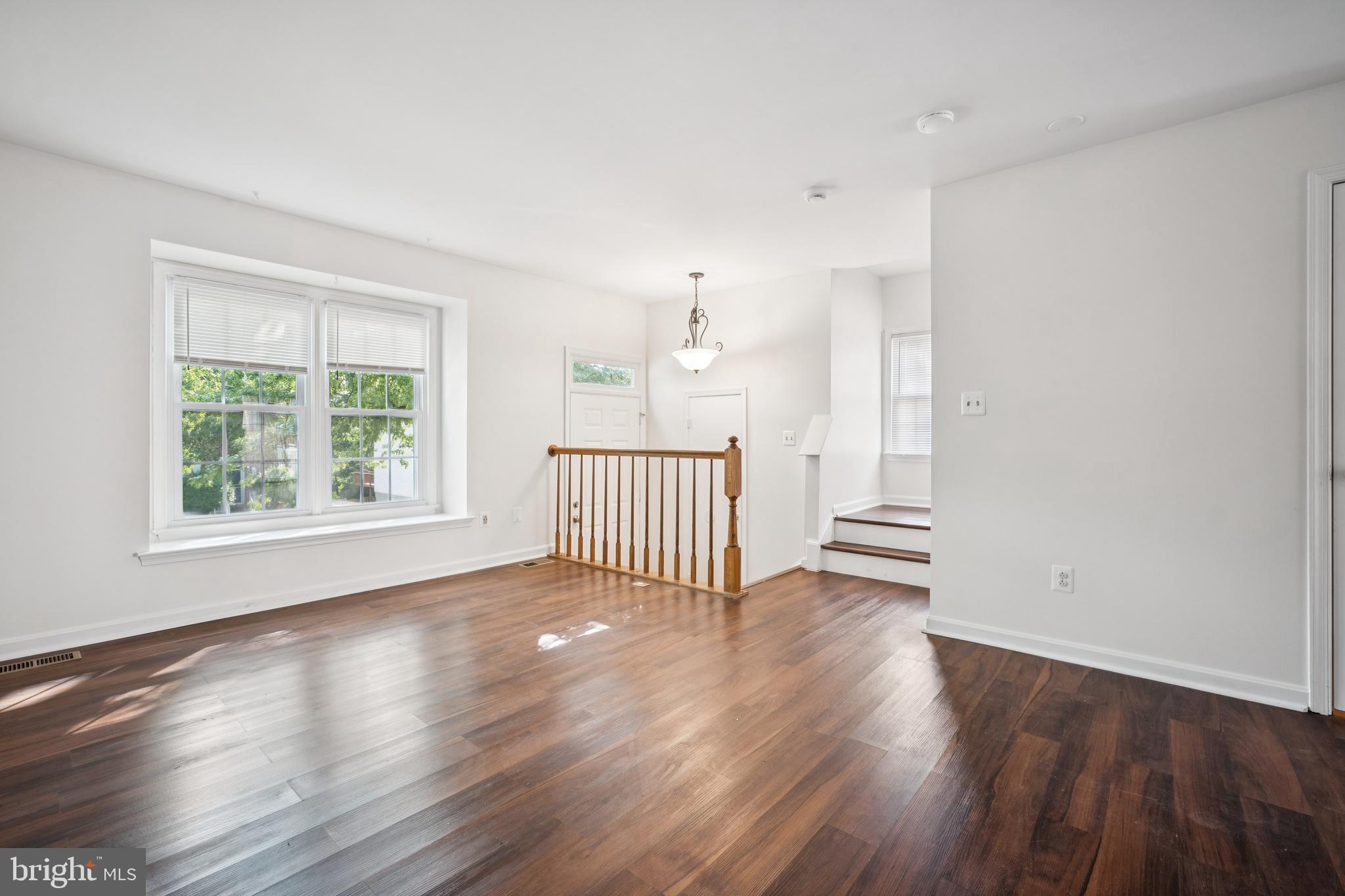 PARADISE - Residential Lease