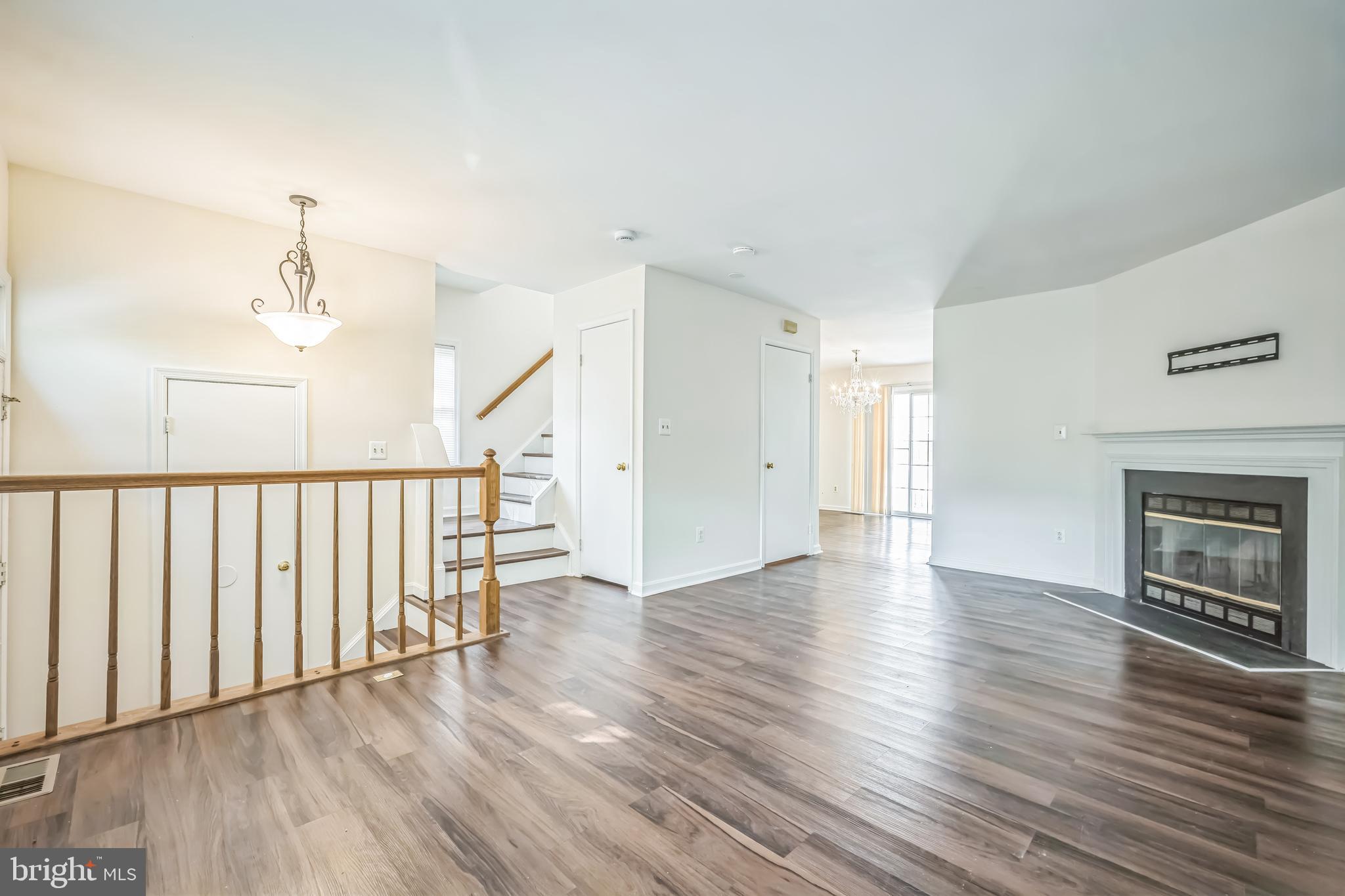 PARADISE - Residential Lease