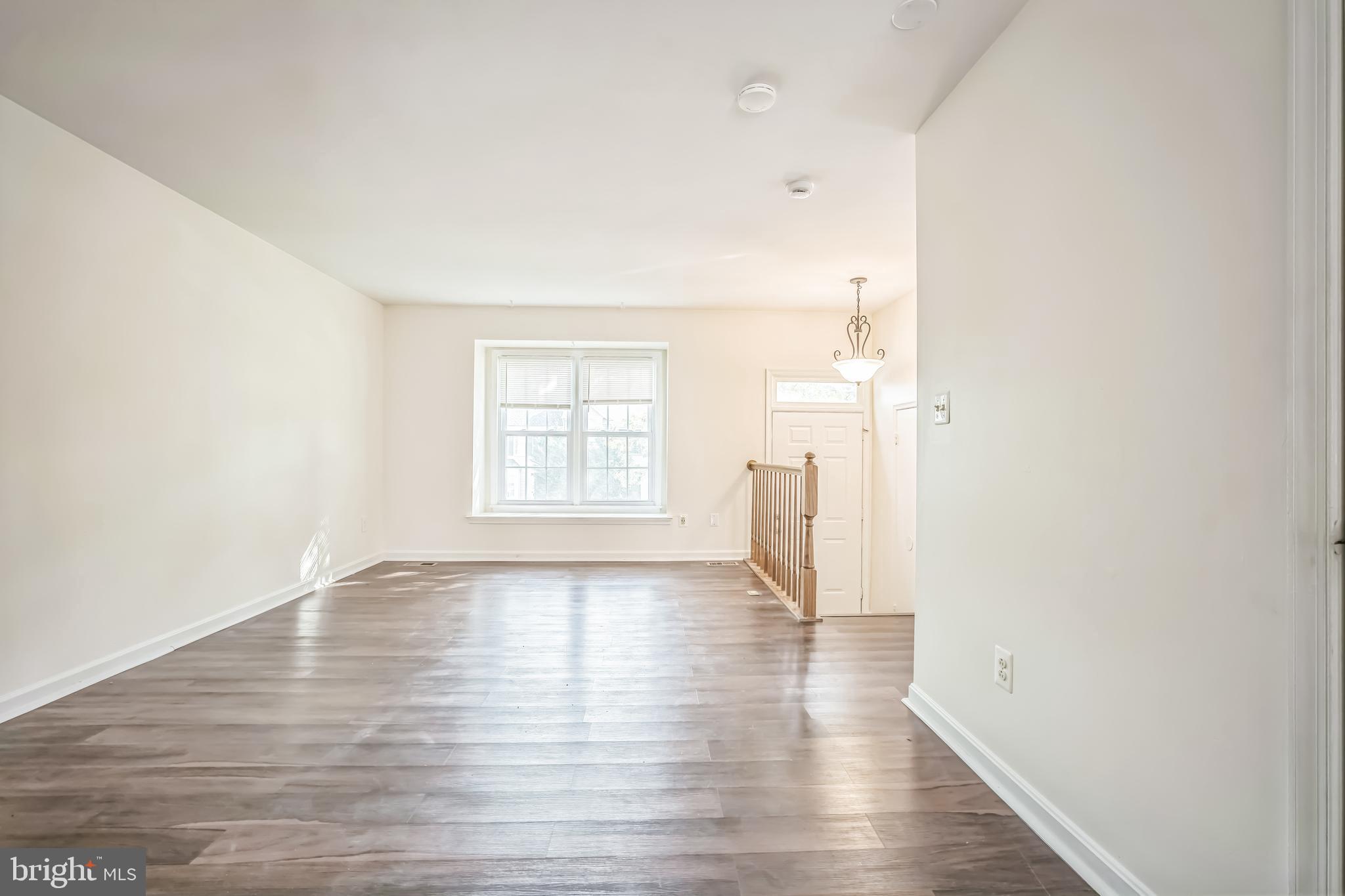 PARADISE - Residential Lease