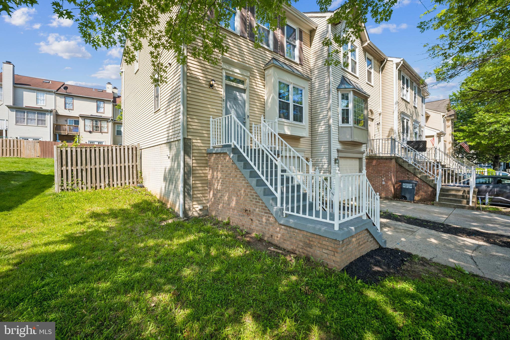 PARADISE - Residential Lease