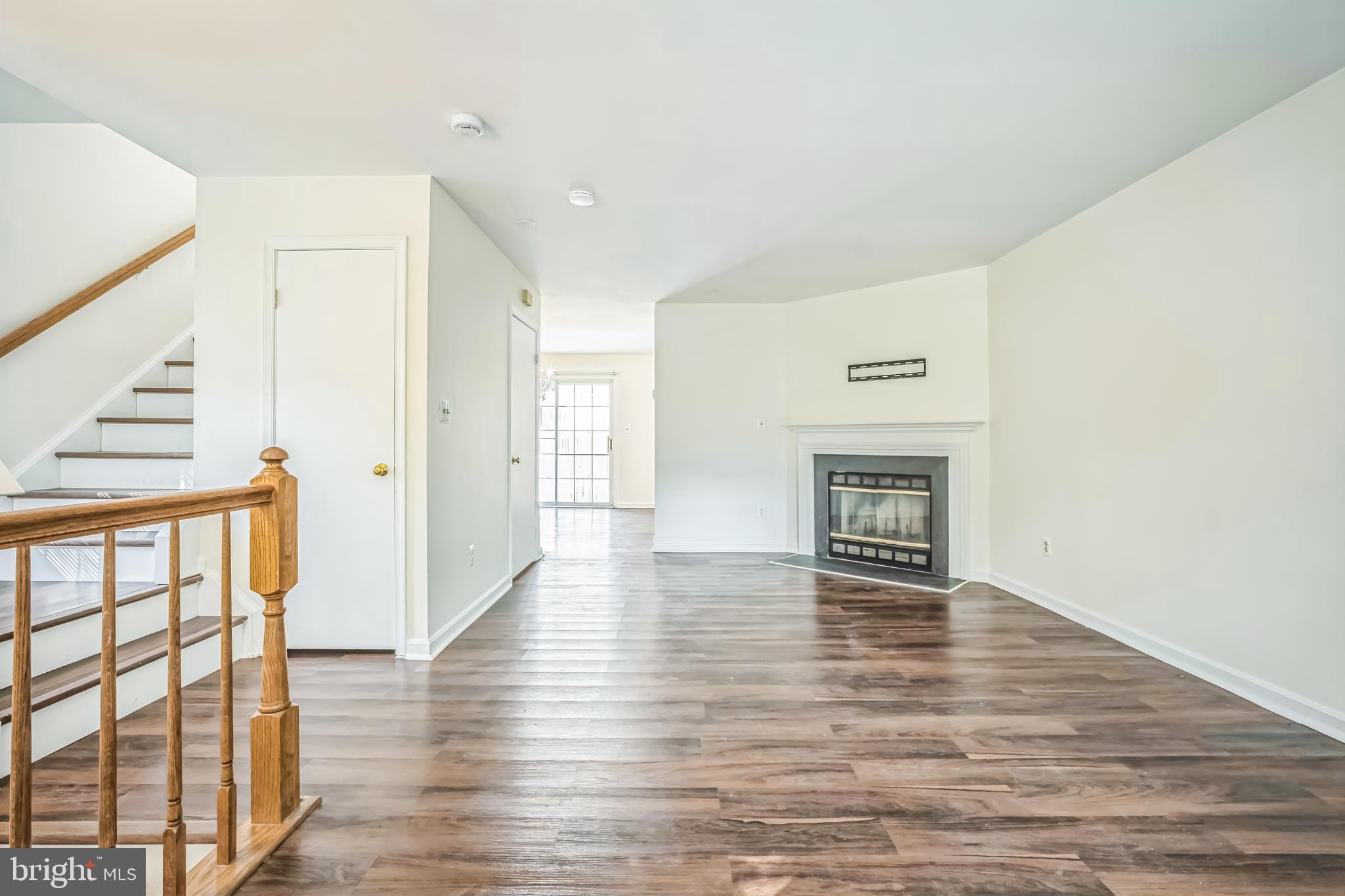 PARADISE - Residential Lease