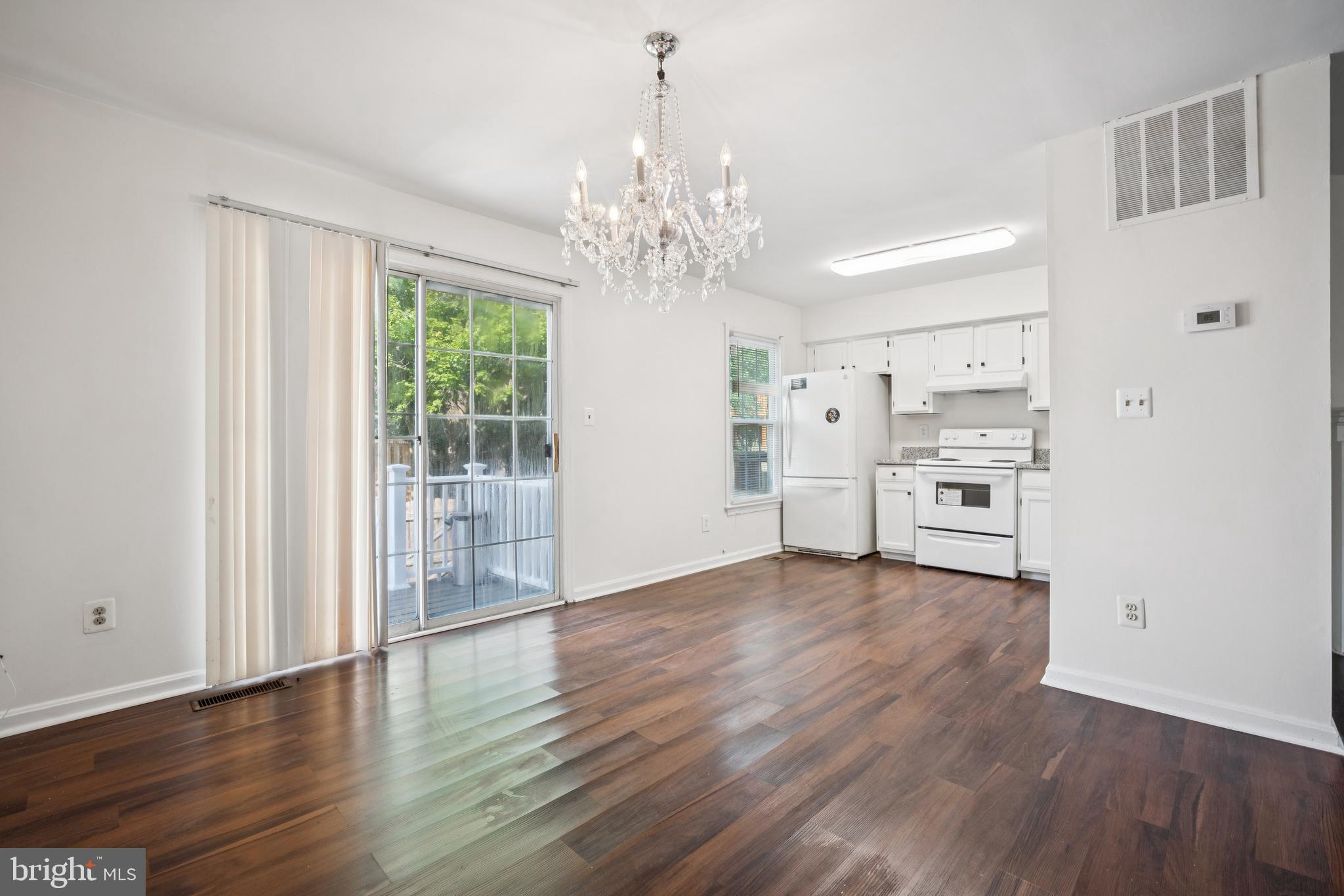 PARADISE - Residential Lease