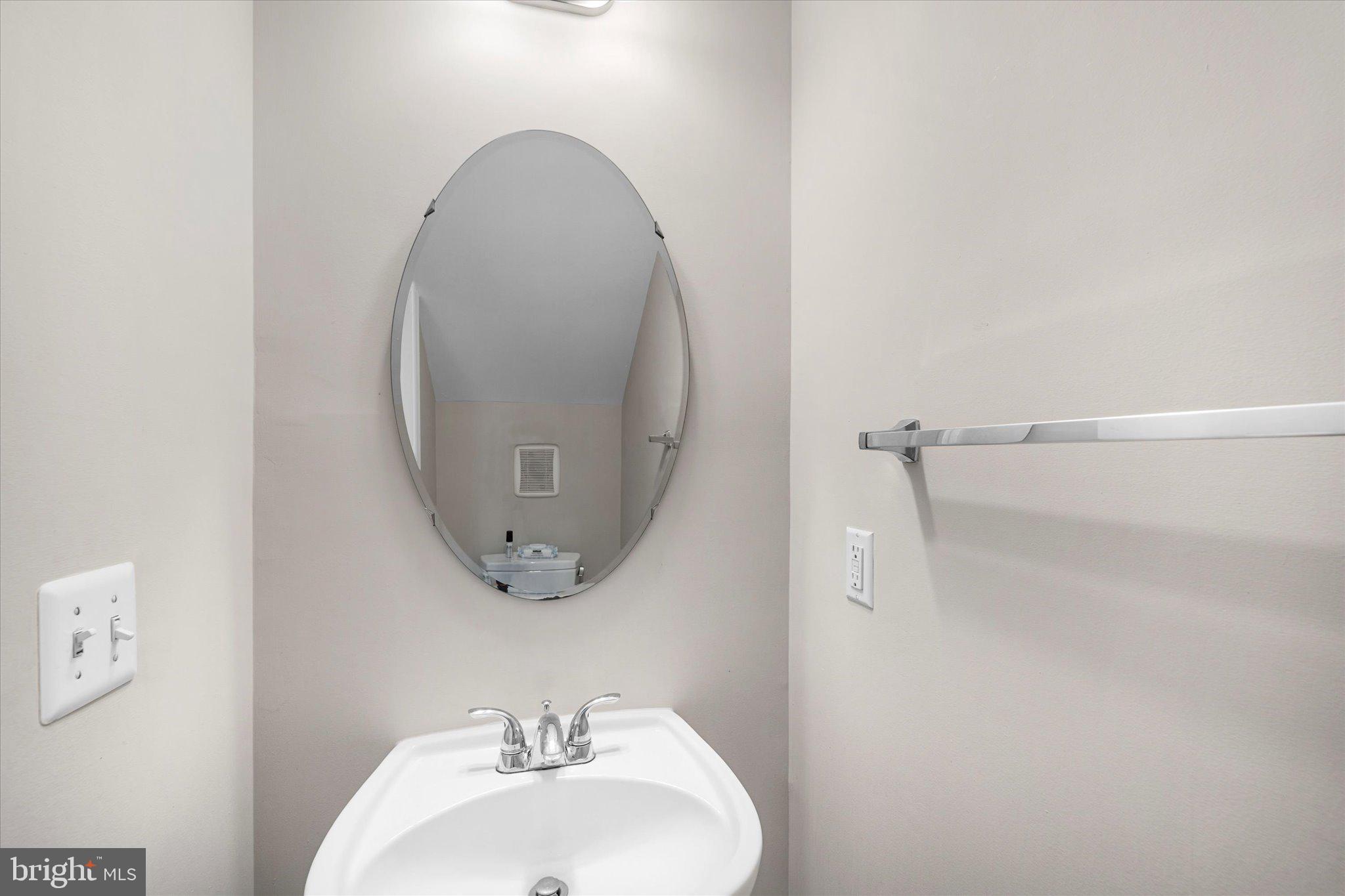 ASHBURN VILLAGE - Residential