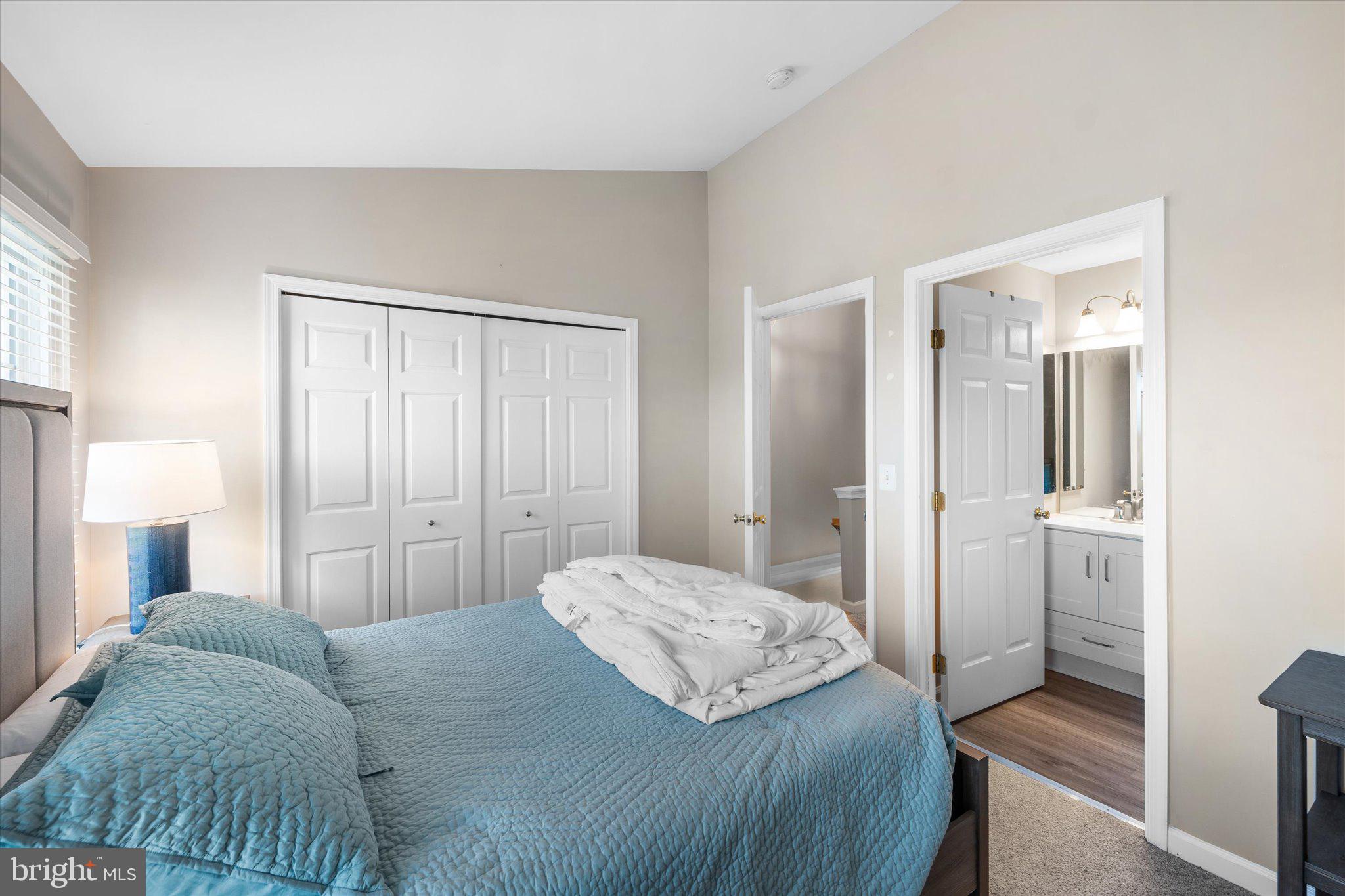 ASHBURN VILLAGE - Residential