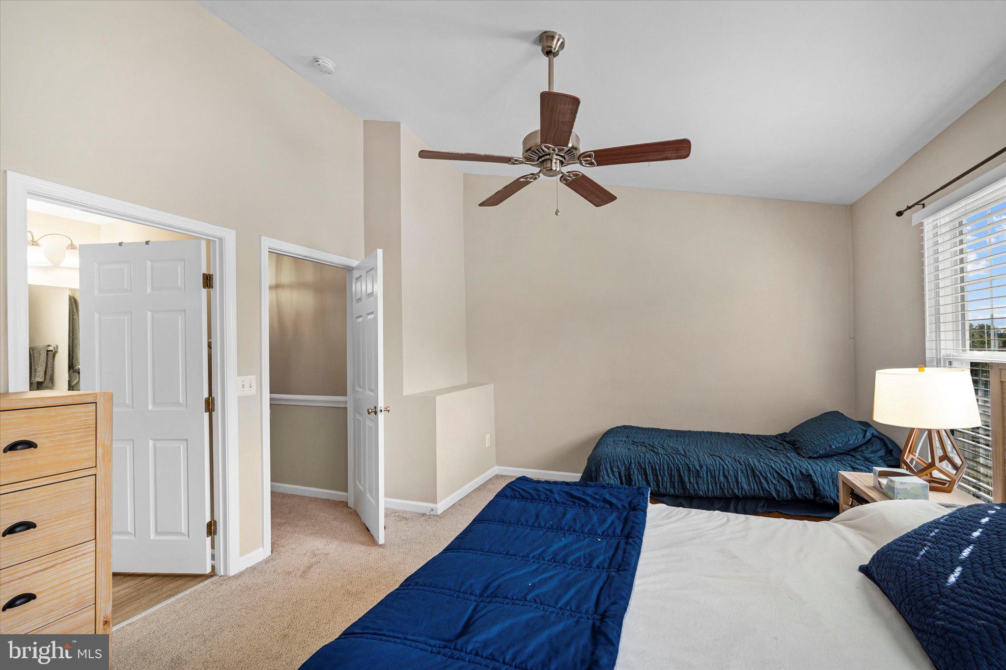 ASHBURN VILLAGE - Residential