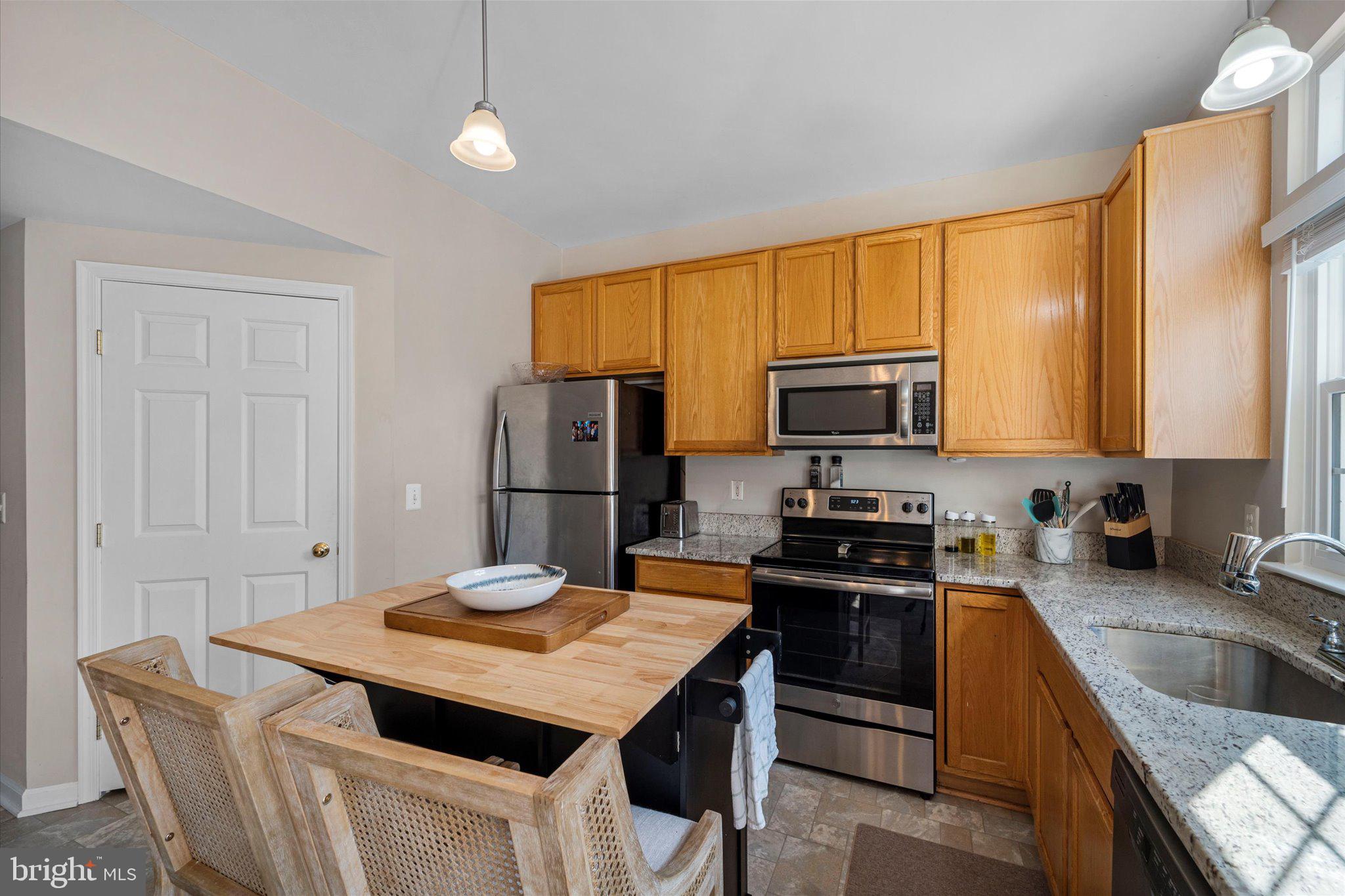 ASHBURN VILLAGE - Residential