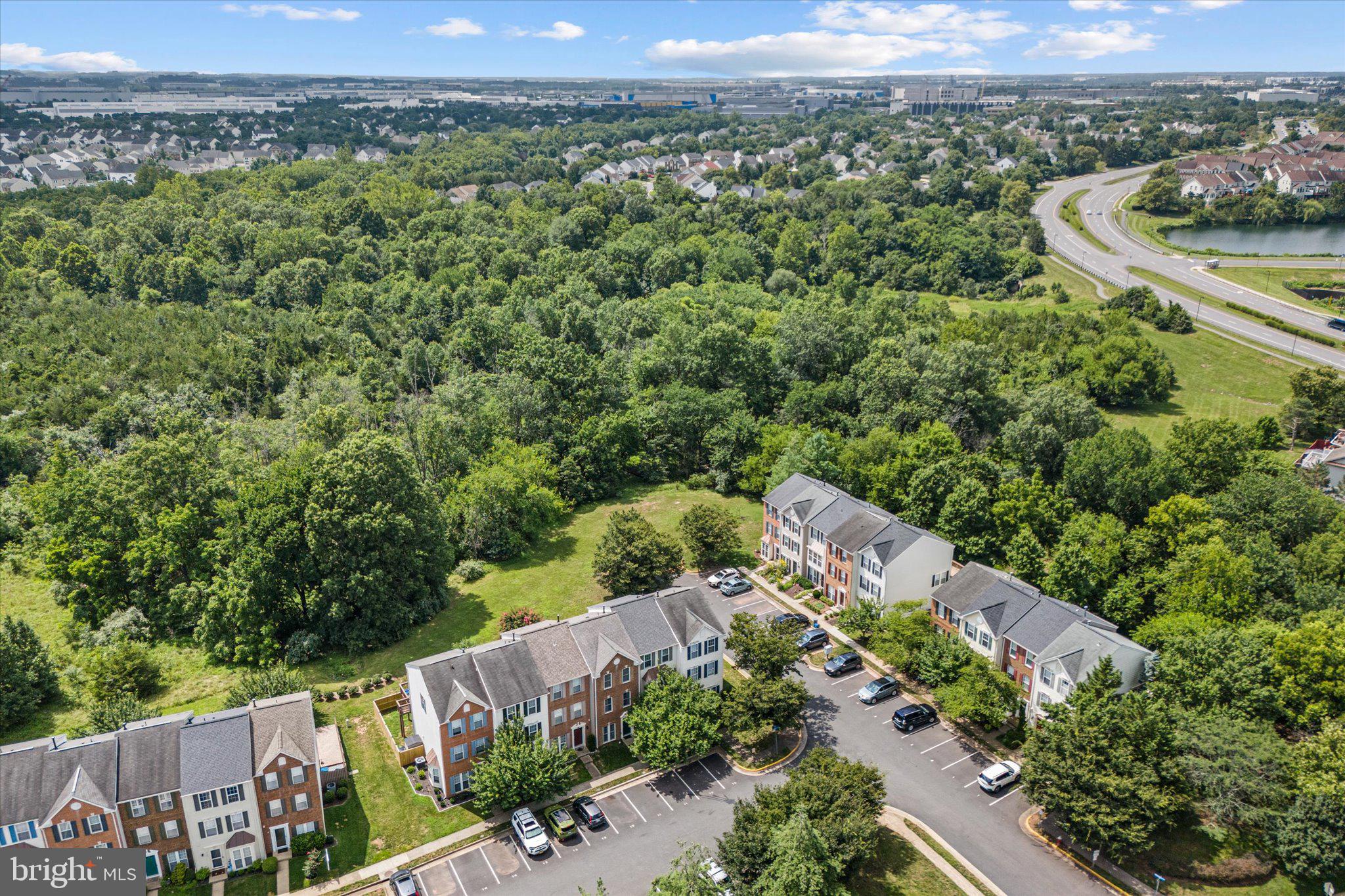 ASHBURN VILLAGE - Residential