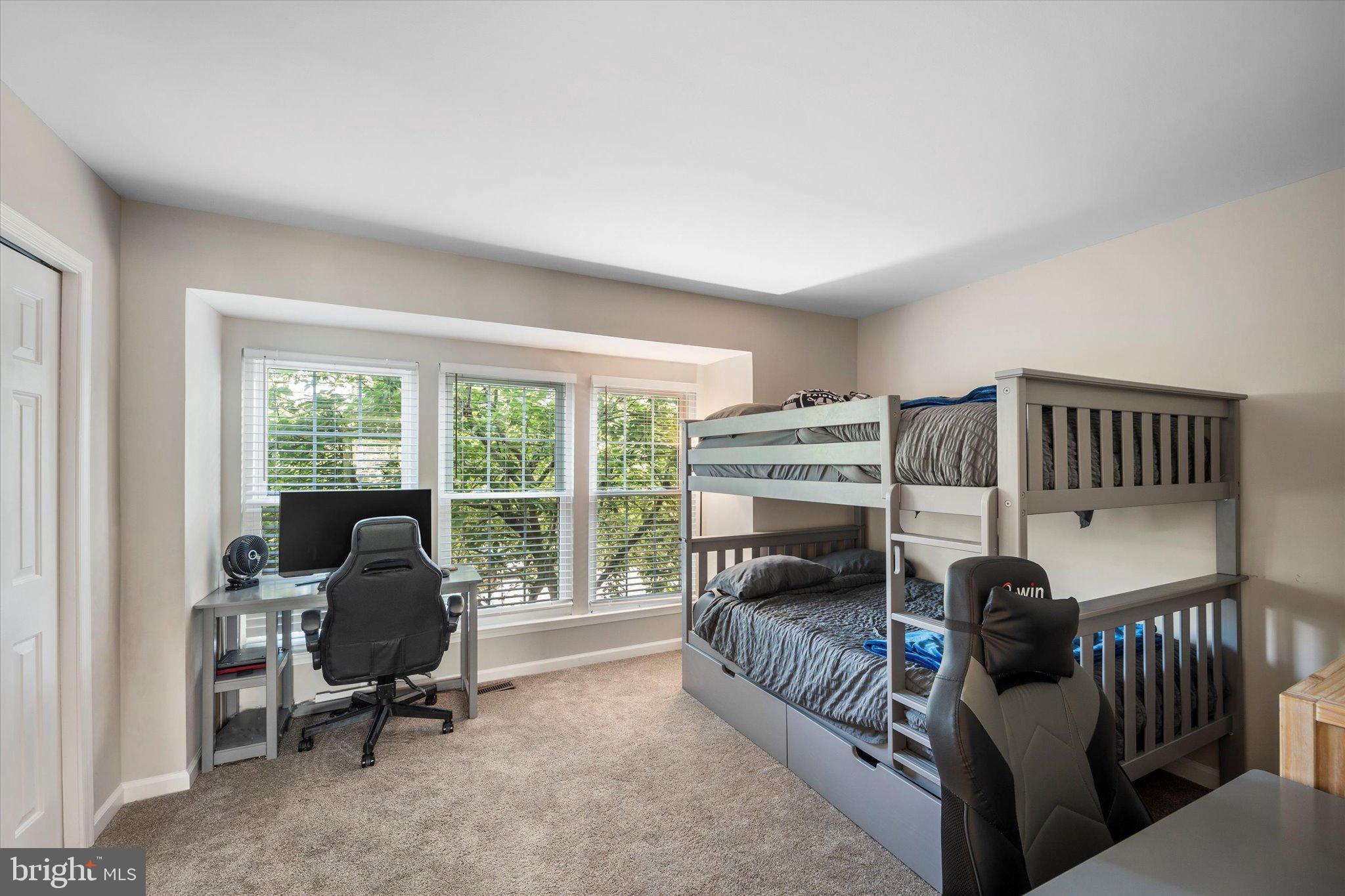 ASHBURN VILLAGE - Residential