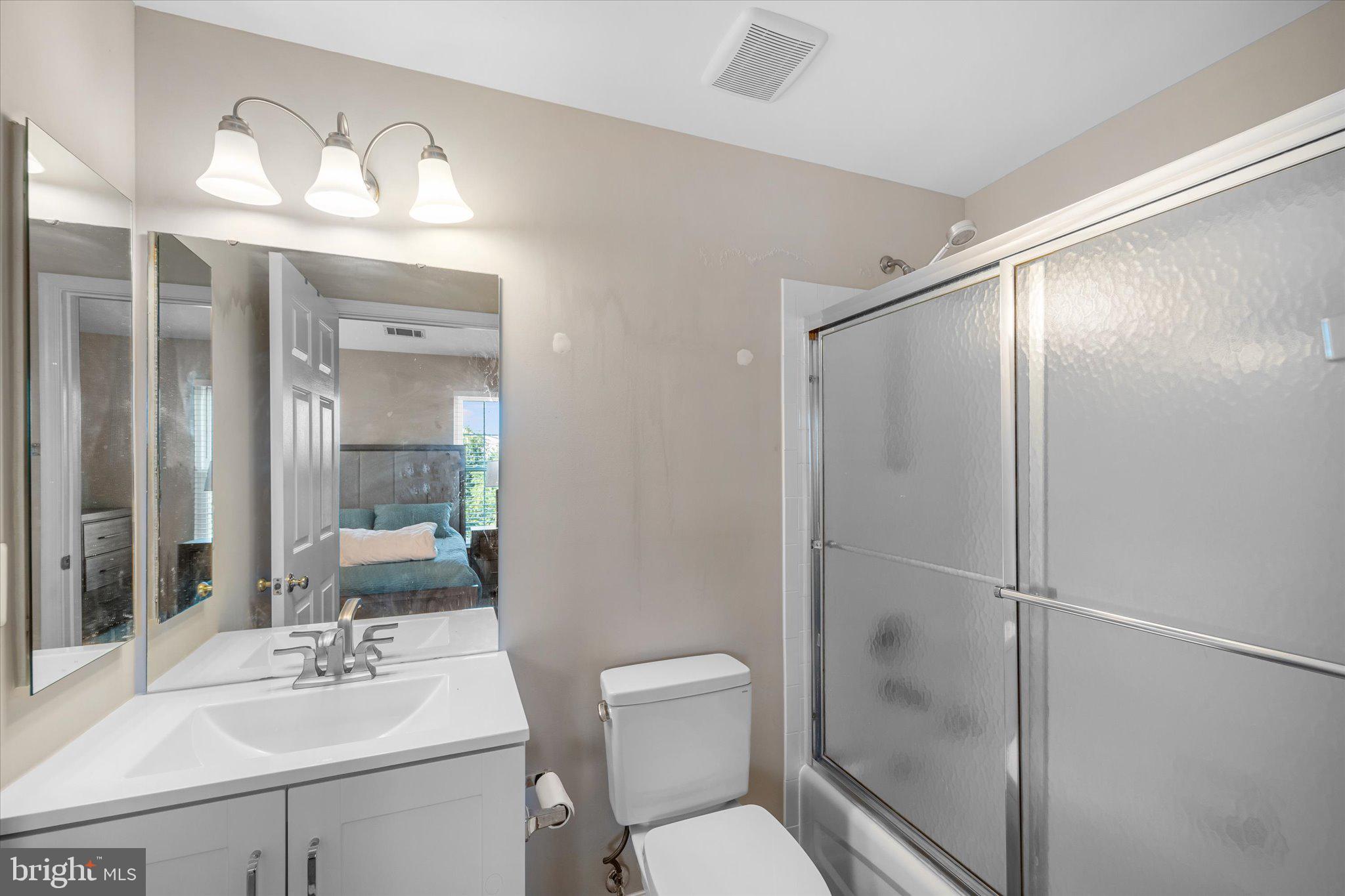 ASHBURN VILLAGE - Residential