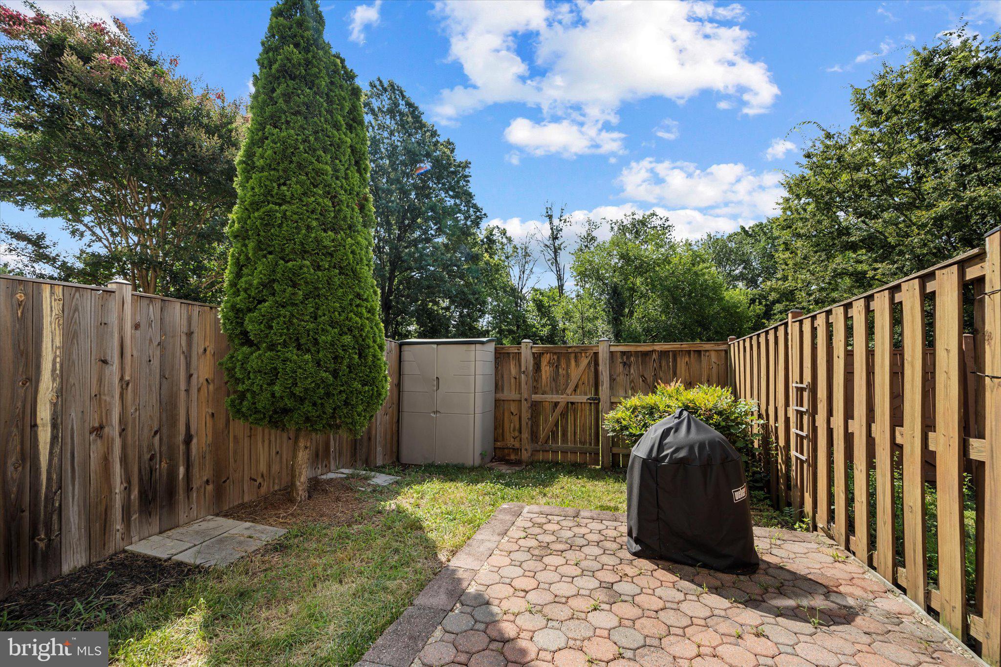 ASHBURN VILLAGE - Residential