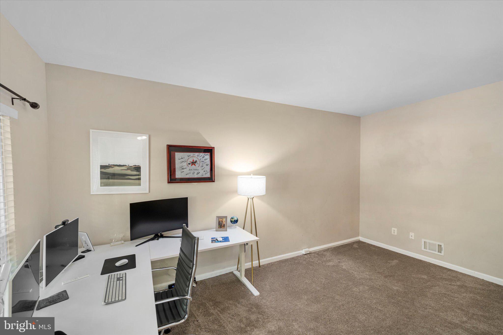 ASHBURN VILLAGE - Residential