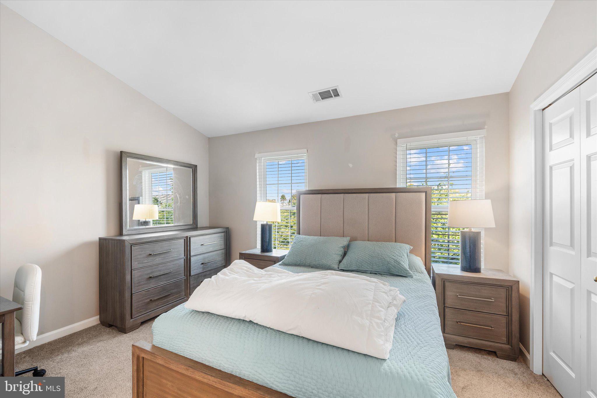 ASHBURN VILLAGE - Residential