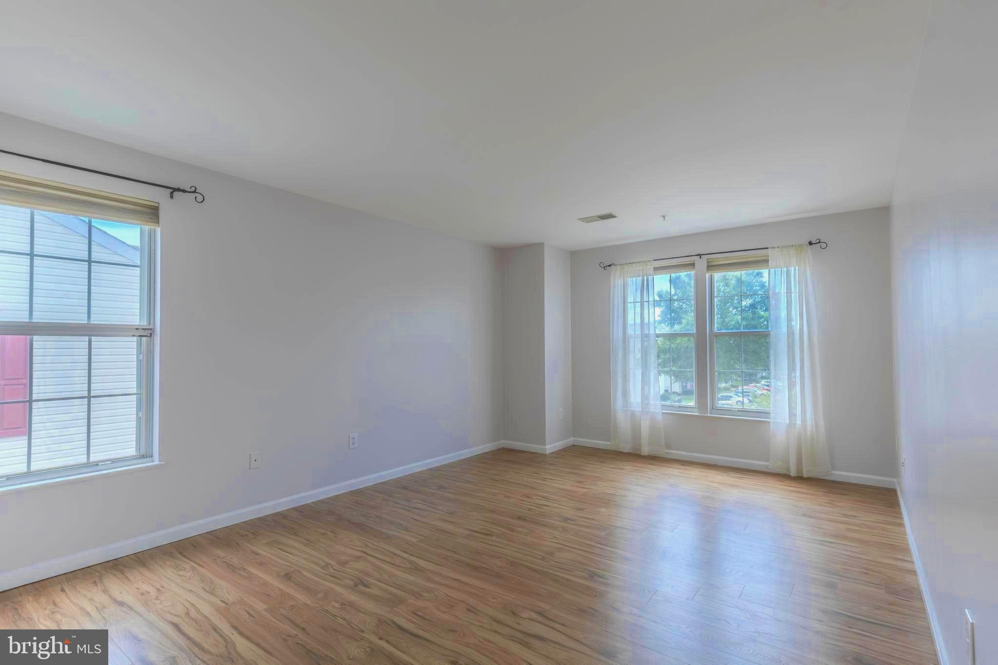 SOUTH MEADOWS - Residential